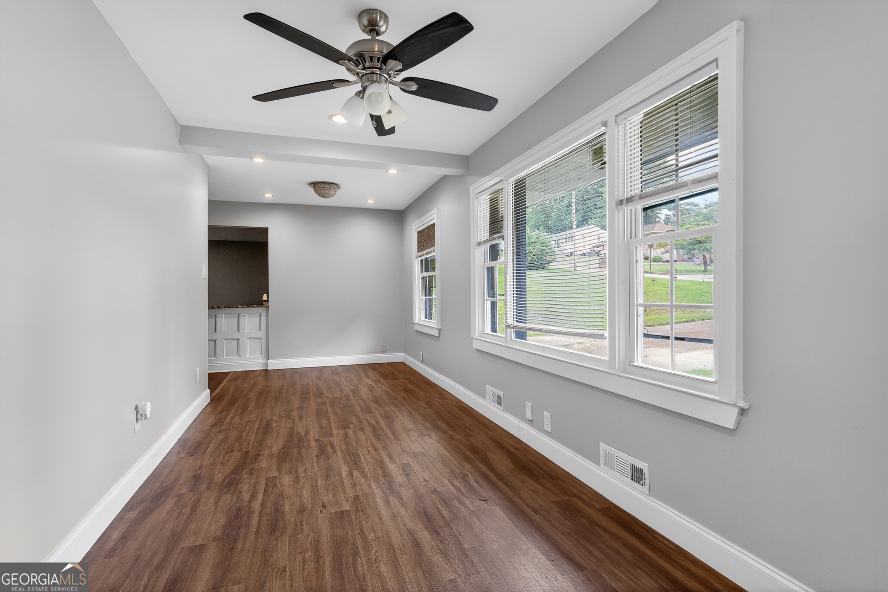 1868 Longdale Drive Property Photo 9