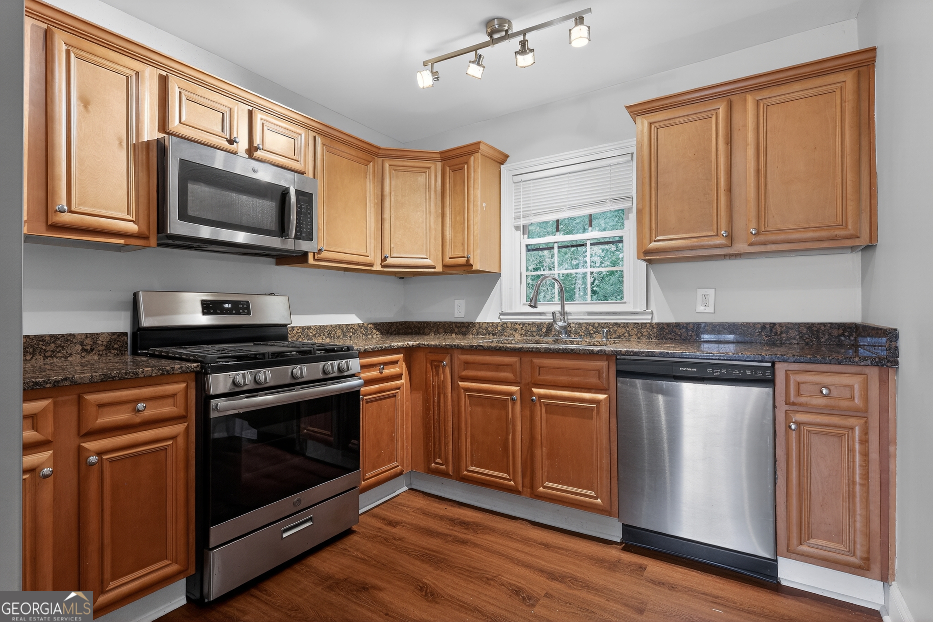1868 Longdale Drive Property Photo 13