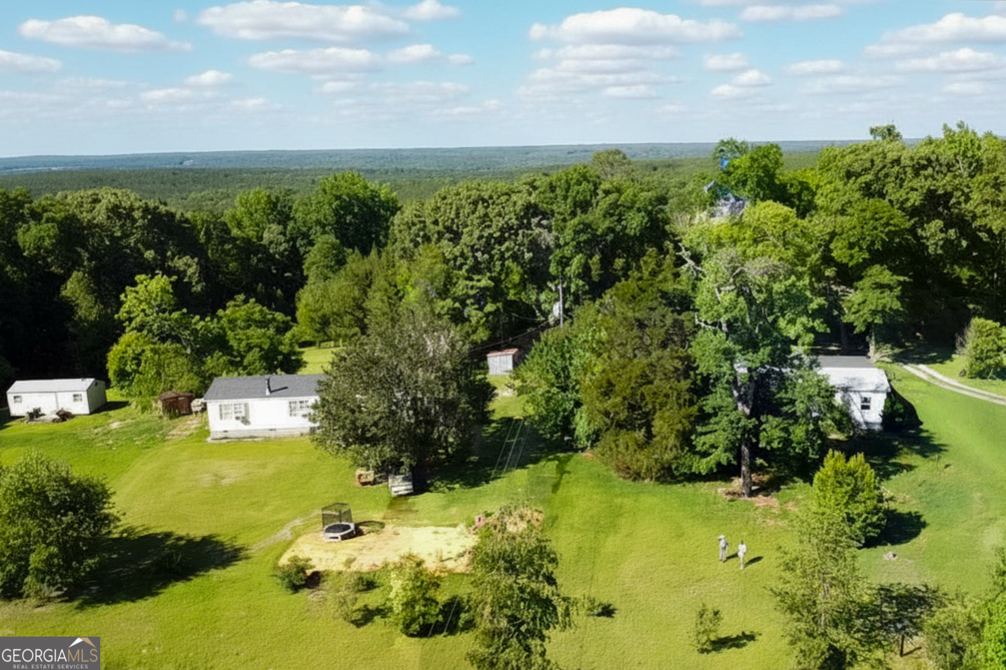 2279 Highway 18 E Property Photo 2