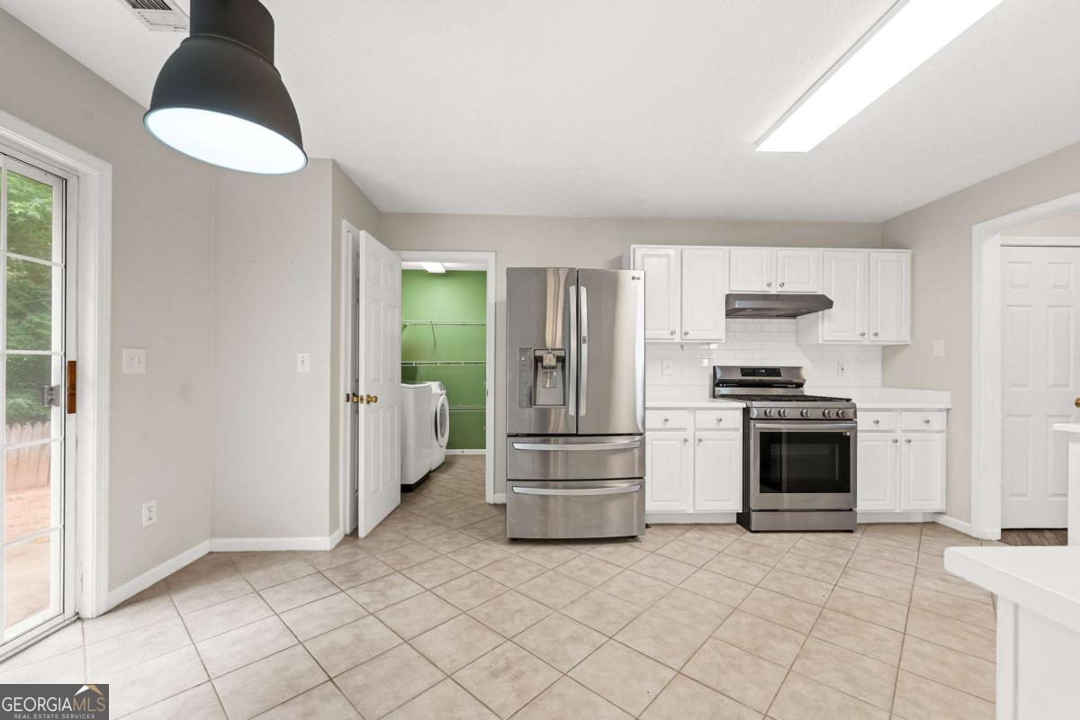 370 Manor Glen Drive Property Photo 14