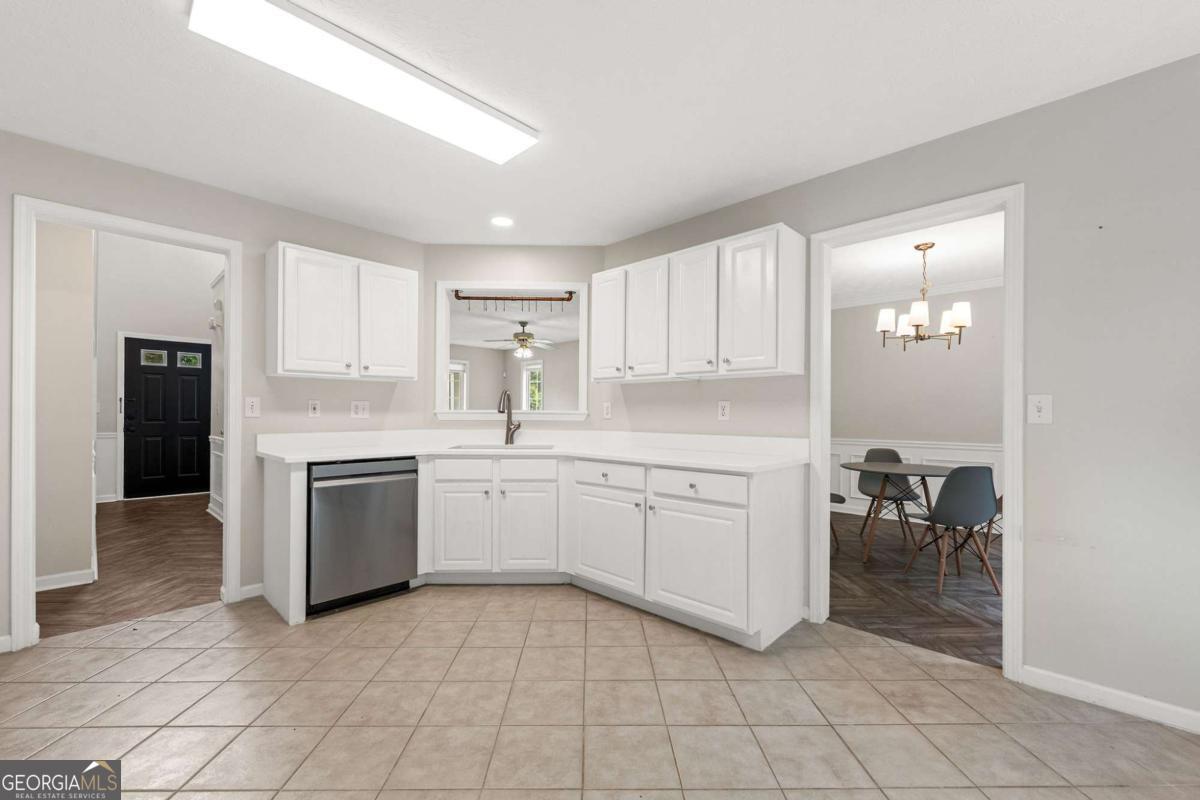 370 Manor Glen Drive Property Photo 17
