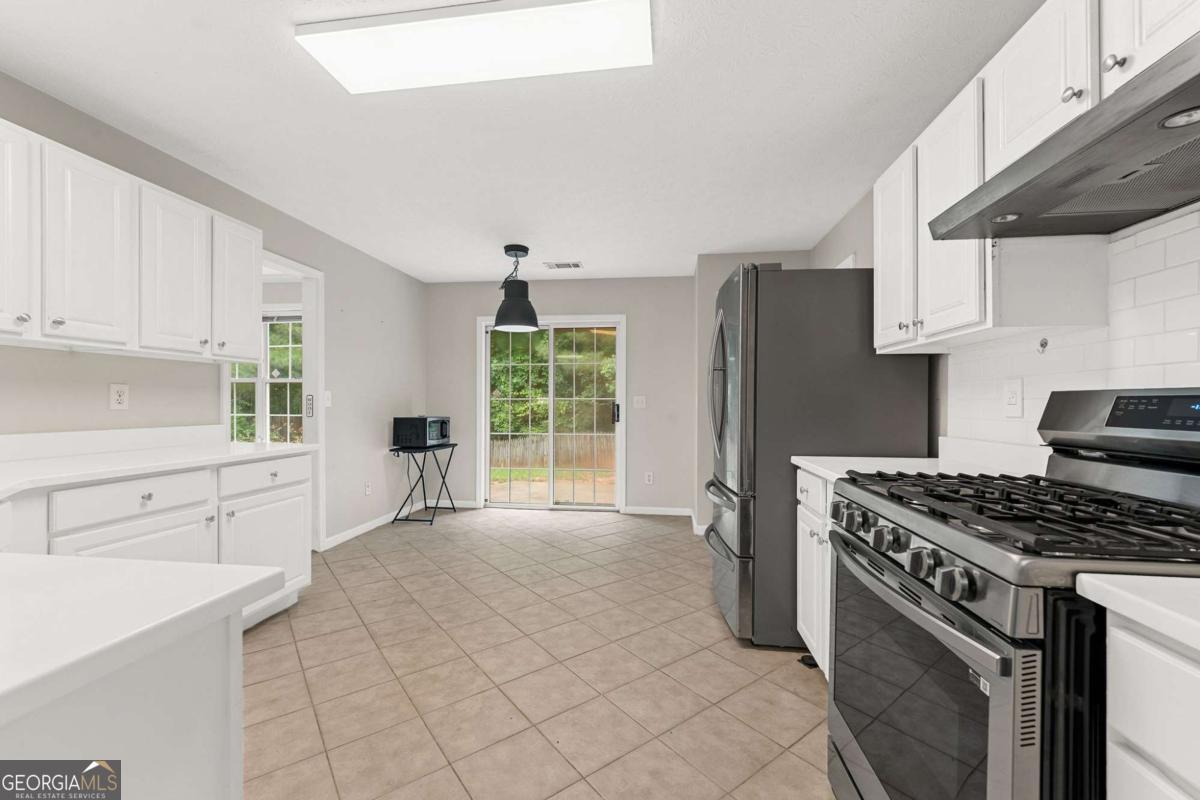 370 Manor Glen Drive Property Photo 18