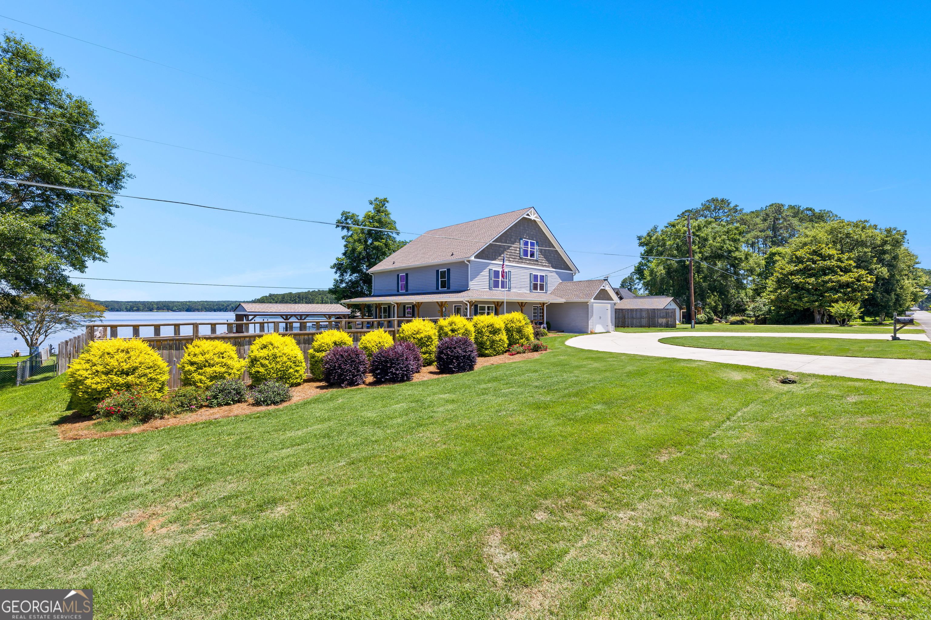 249 Lakeshore Circle Property Photo 1