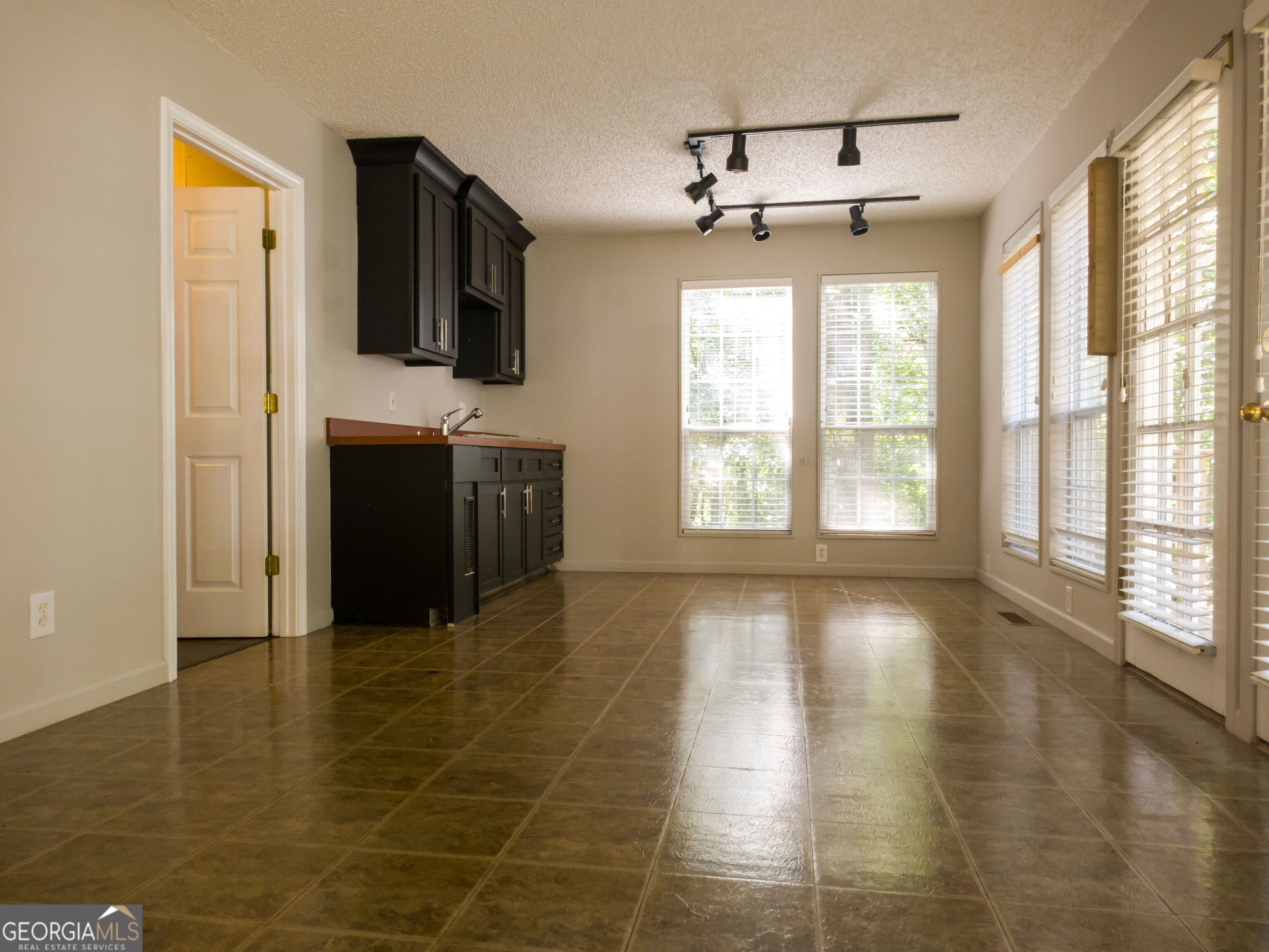 406 Covered Bridge Road Property Photo 11