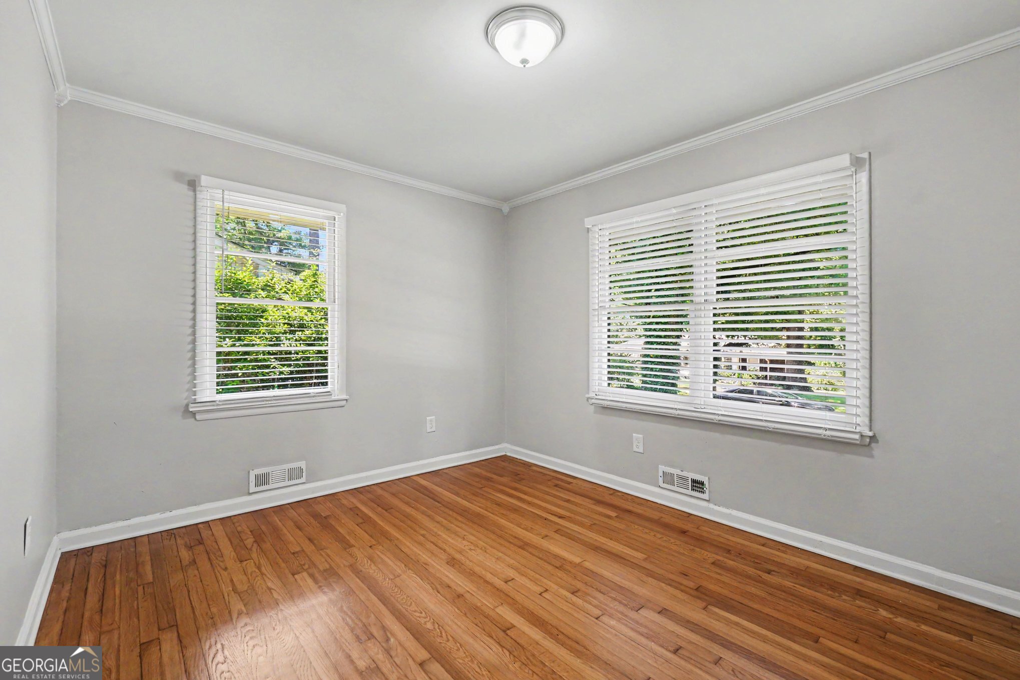 533 Robin Lane Se Property Photo 15