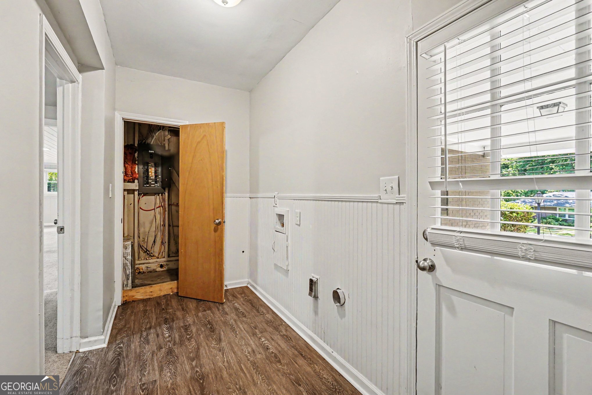 533 Robin Lane Se Property Photo 18