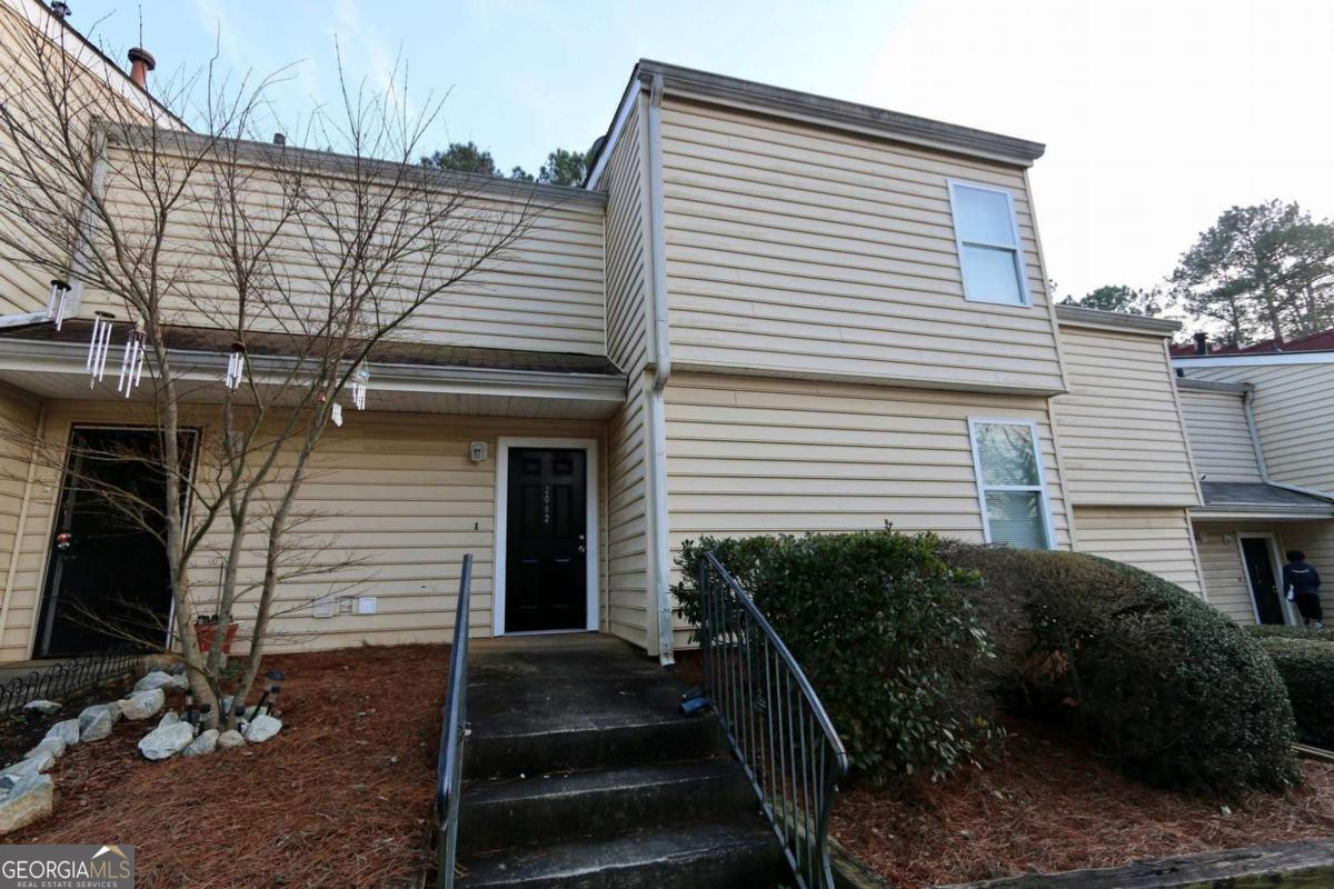 2082 Oak Park Lane