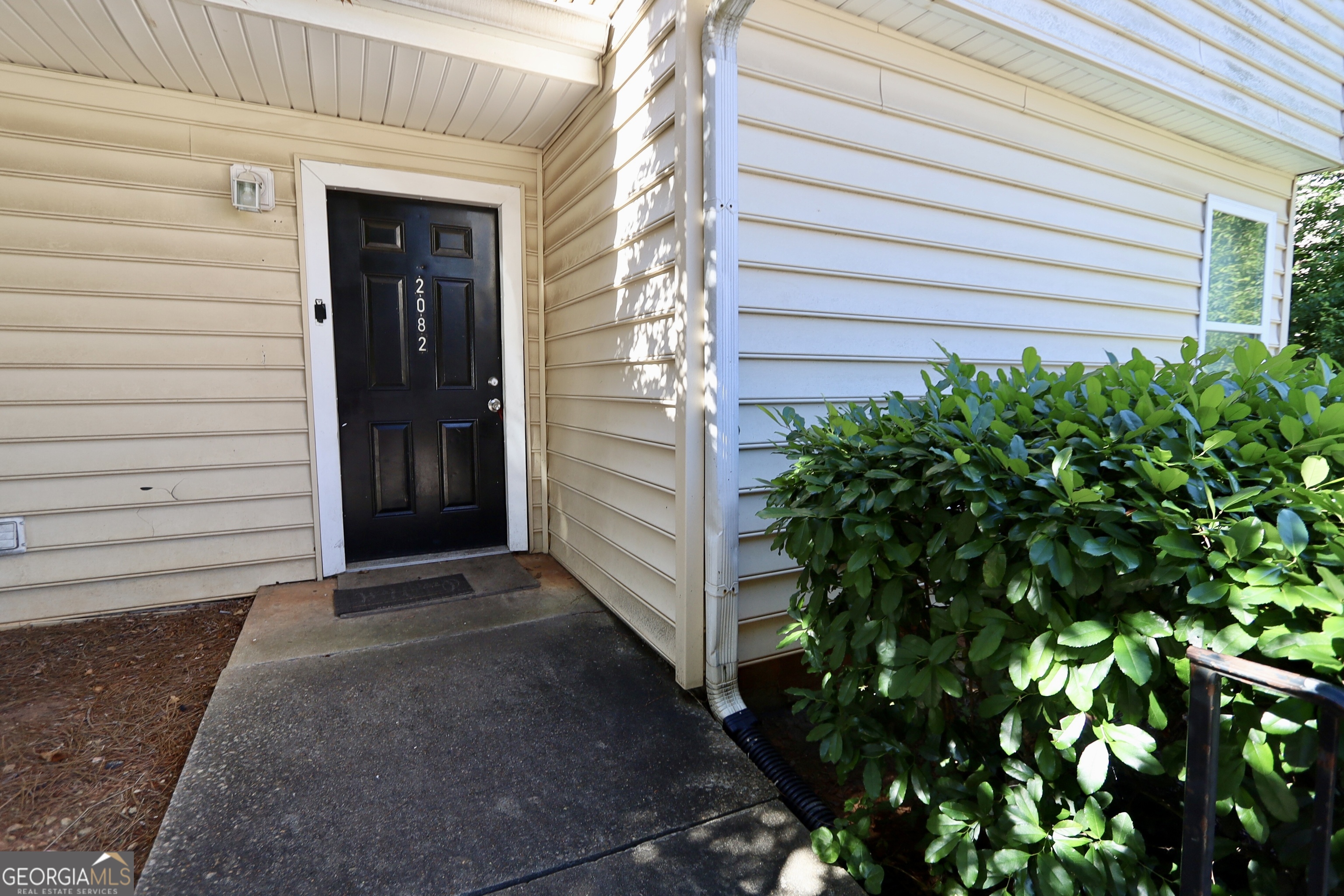 2082 Oak Park Lane Property Photo 4