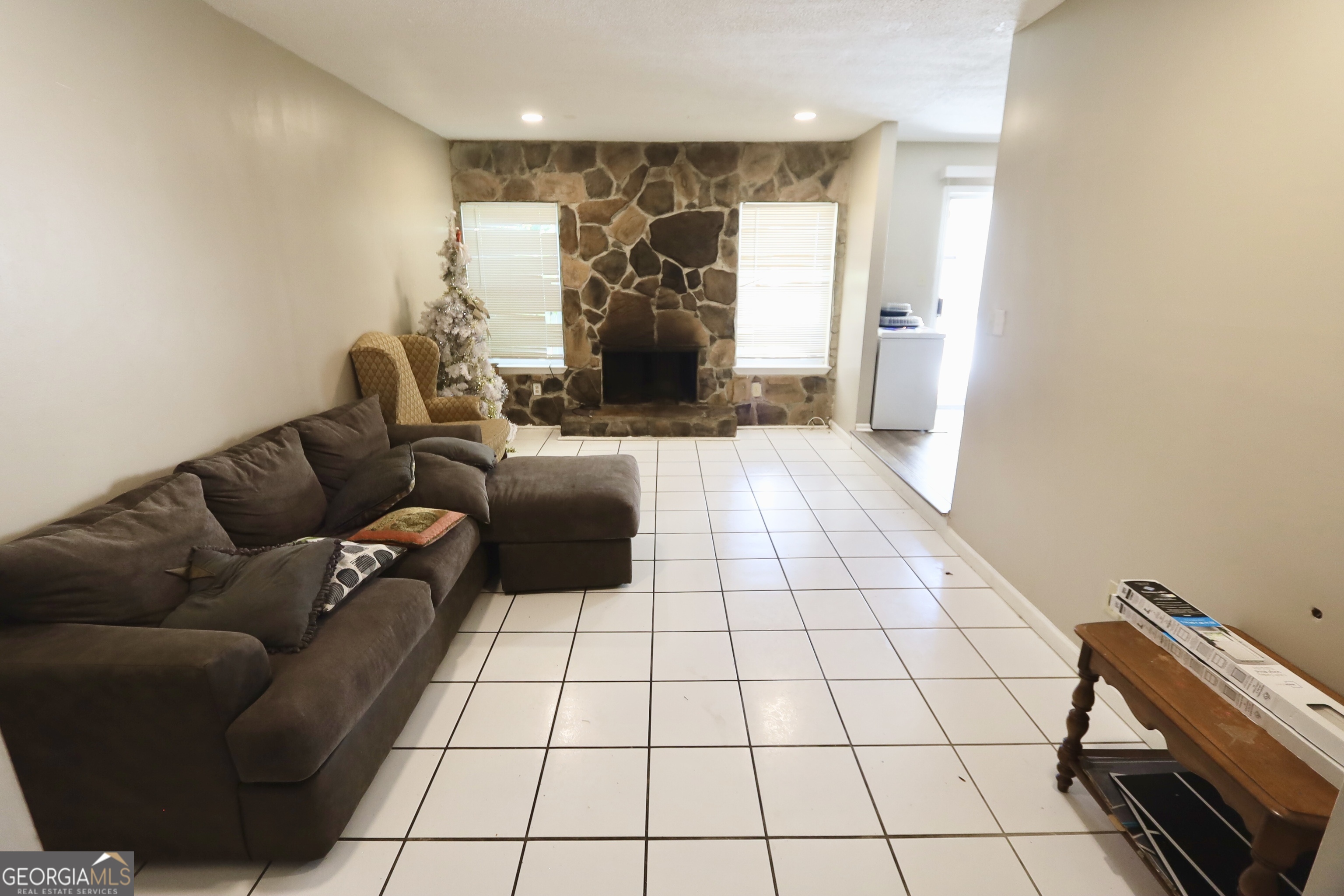 2082 Oak Park Lane Property Photo 5