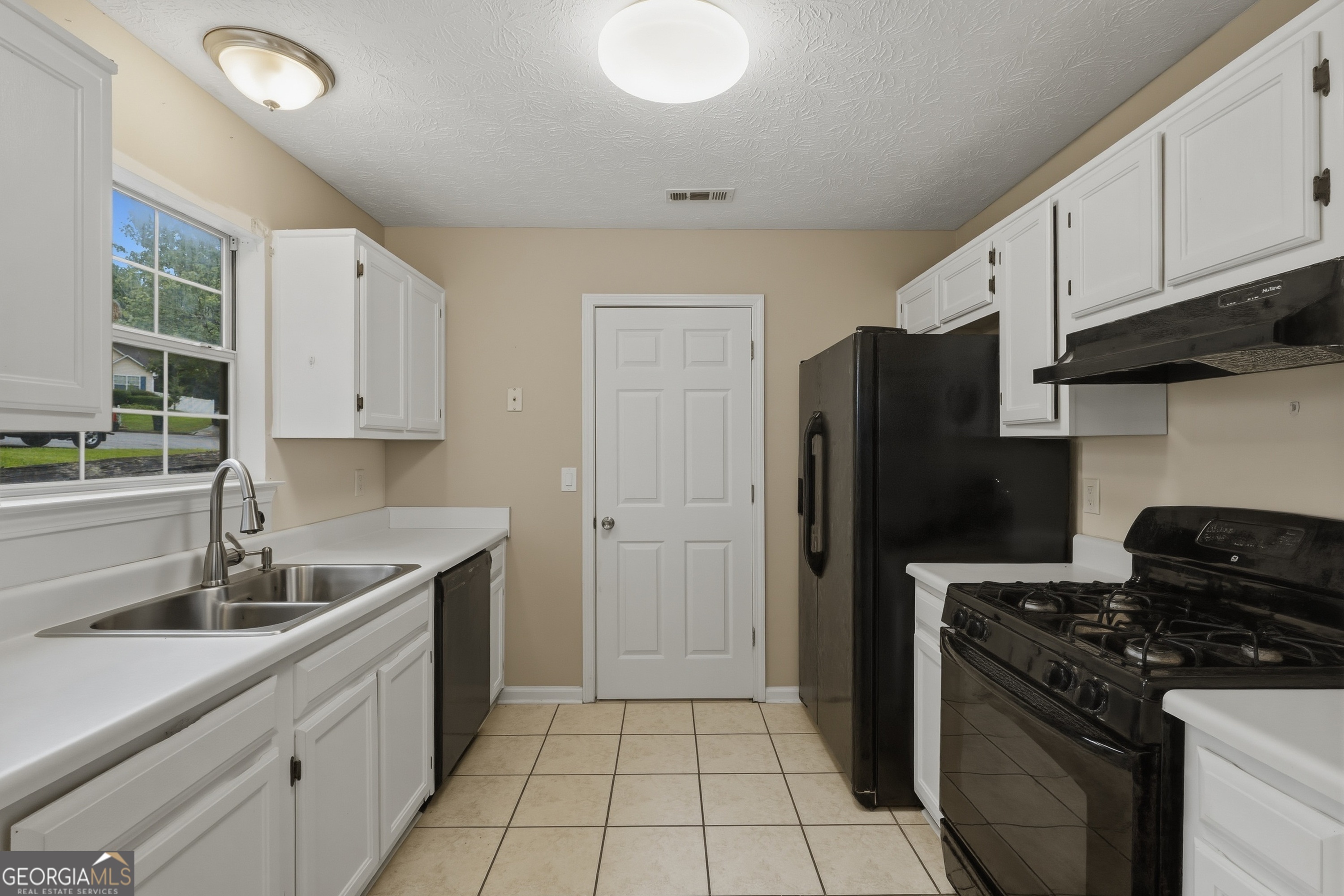 1014 Maple Leaf Ridge Property Photo 2