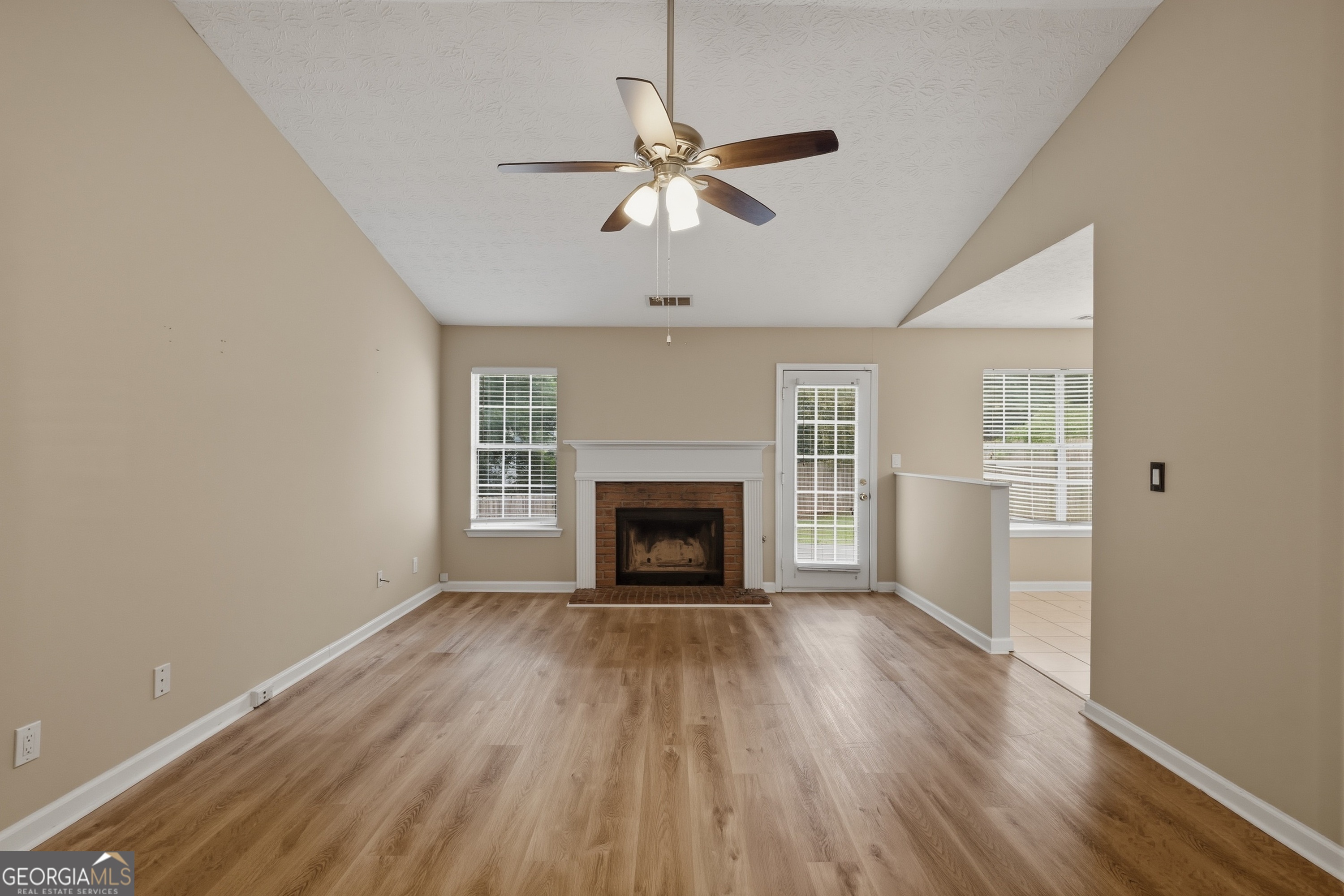 1014 Maple Leaf Ridge Property Photo 3