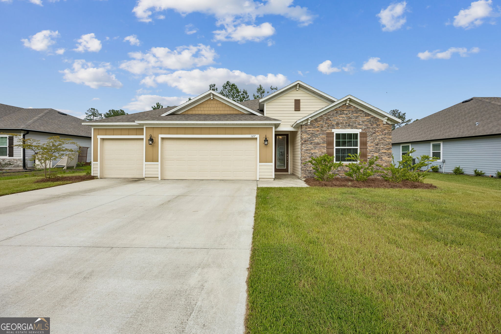 127 Breakwater Loop Property Photo 1