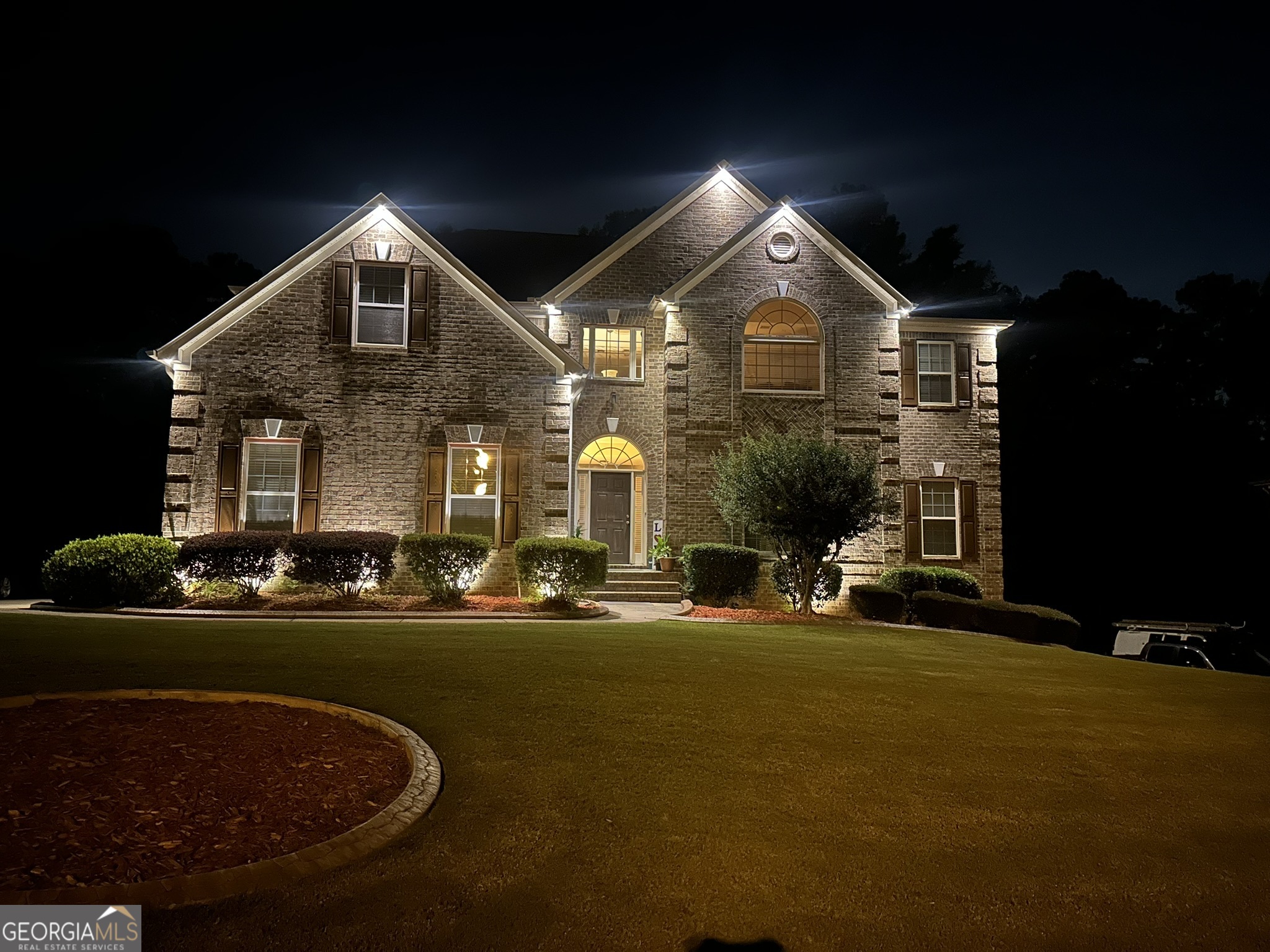2420 Brynlyn Woods Drive NE Property Photo 1