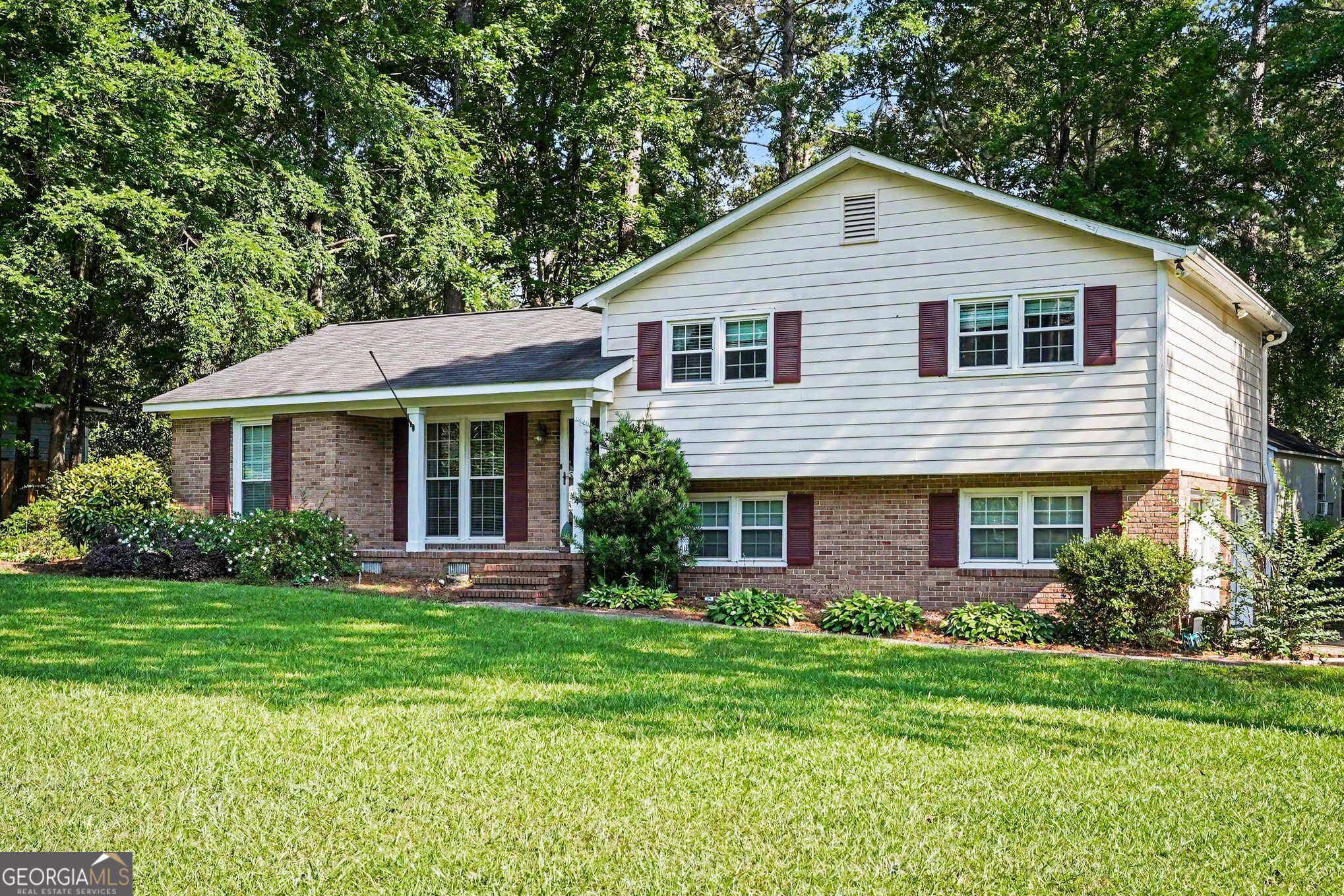752 Springdale Woods Drive Property Photo 5