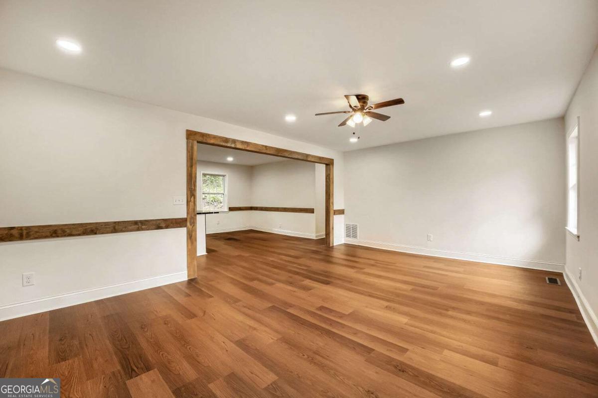 472 Rigby Street Ne Property Photo 7