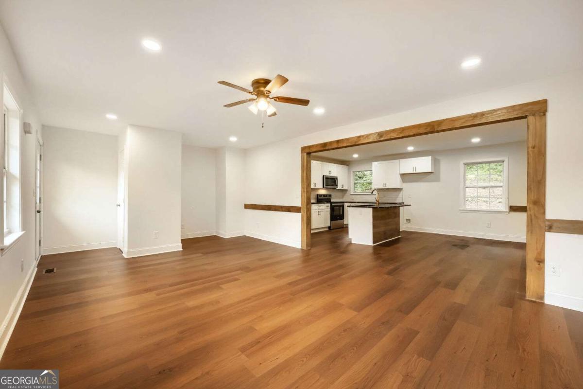 472 Rigby Street Ne Property Photo 11