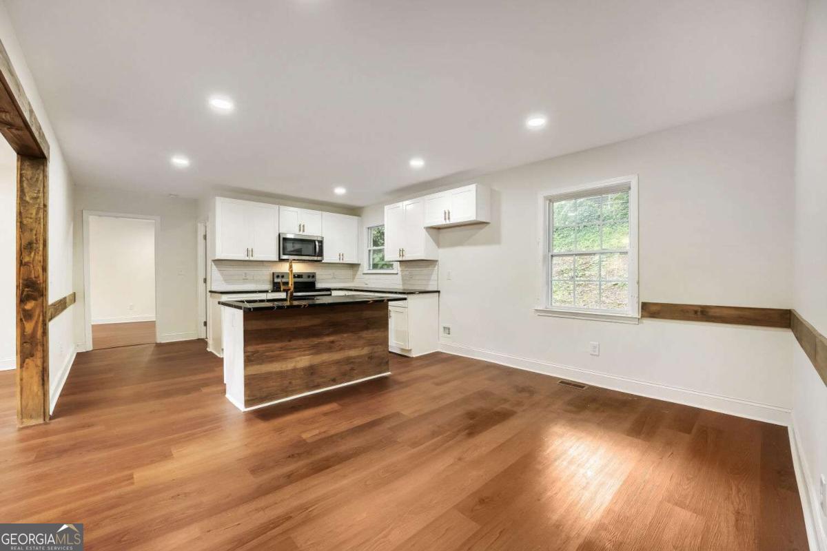 472 Rigby Street Ne Property Photo 12