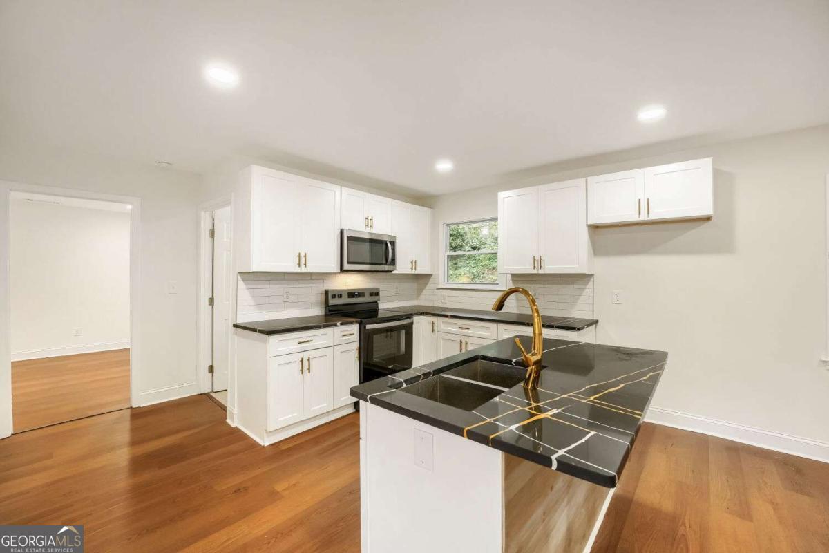 472 Rigby Street Ne Property Photo 13