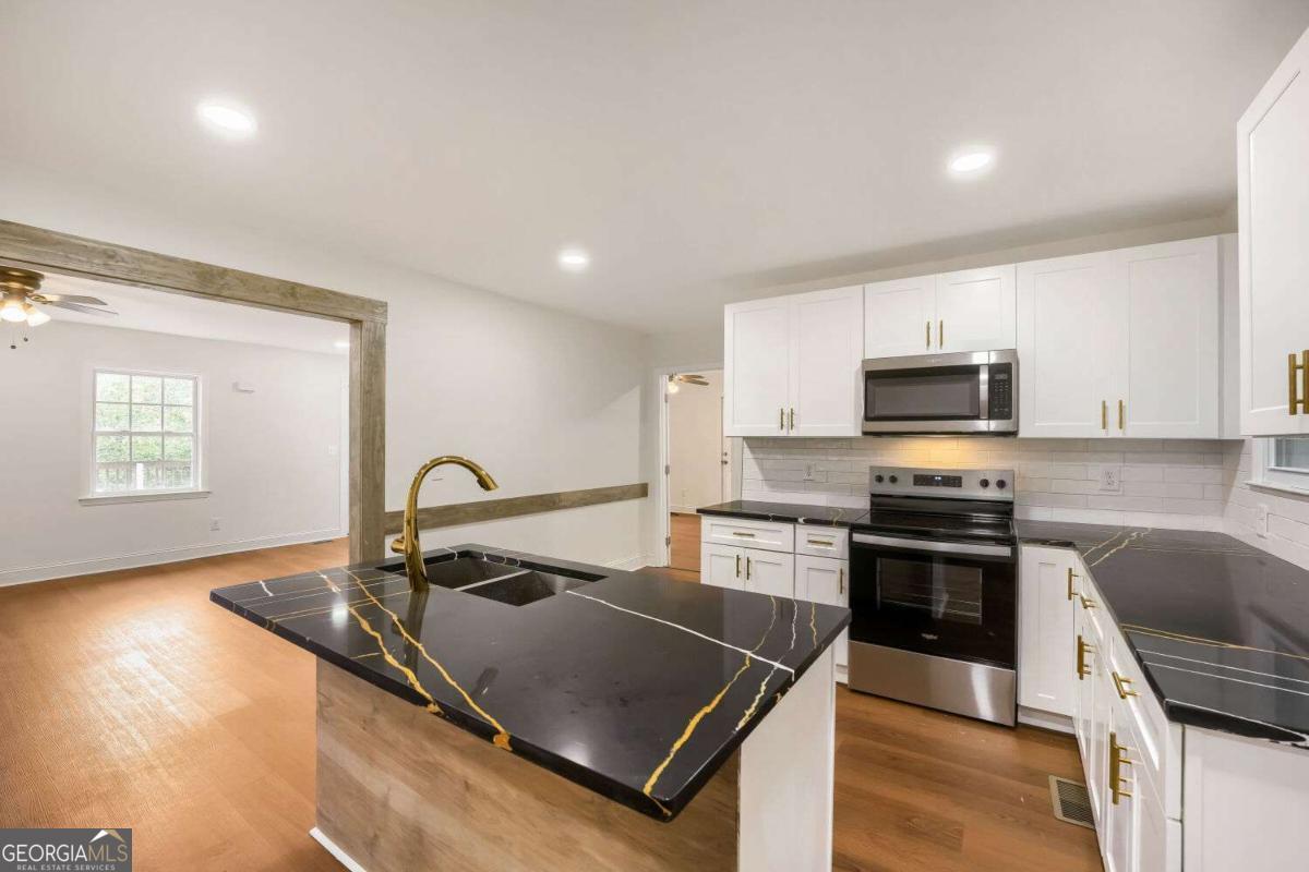 472 Rigby Street Ne Property Photo 15