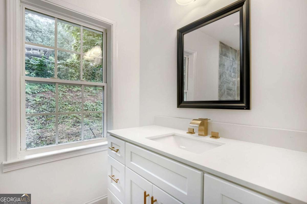 472 Rigby Street Ne Property Photo 24