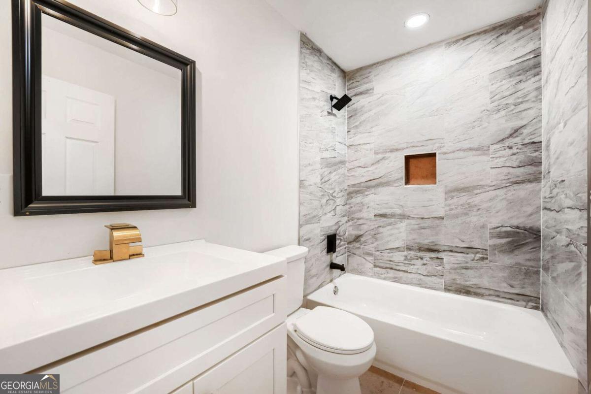472 Rigby Street Ne Property Photo 25