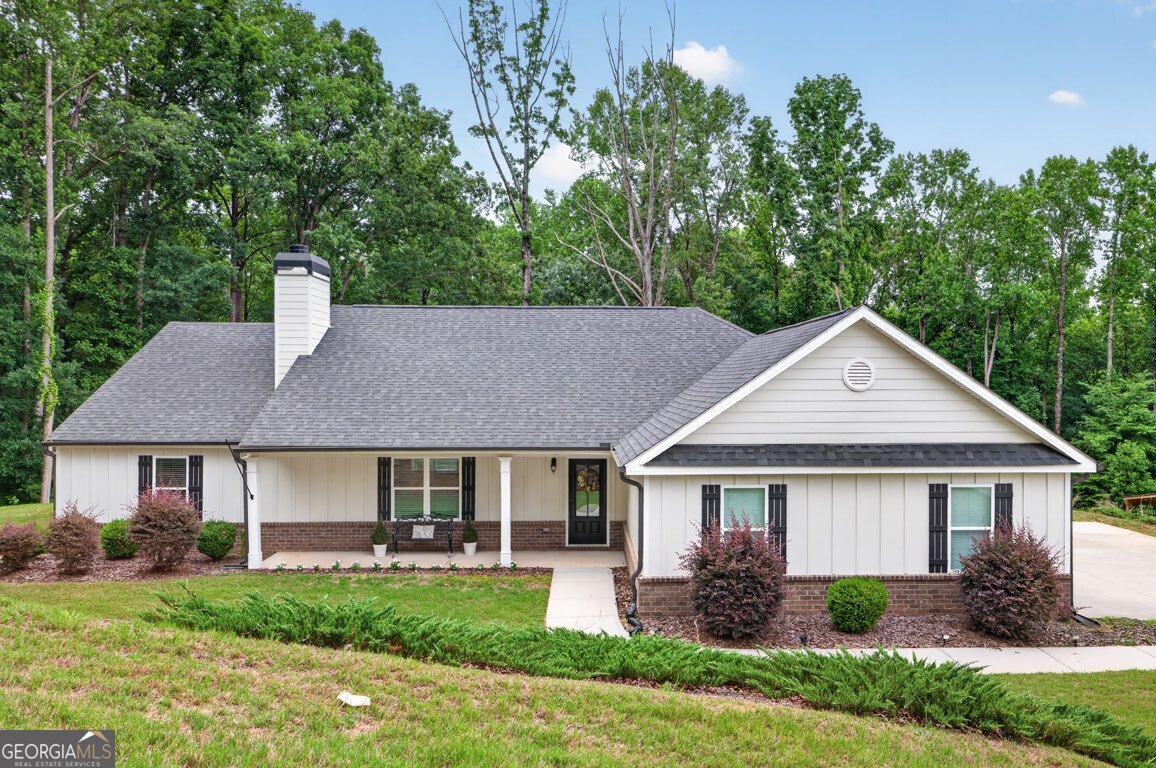 561 Oconee Lane Property Photo 1