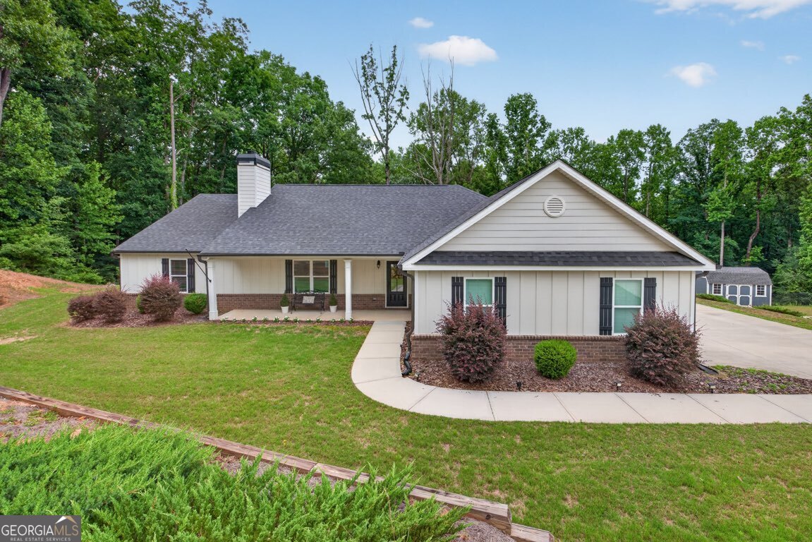 561 Oconee Lane Property Photo 3