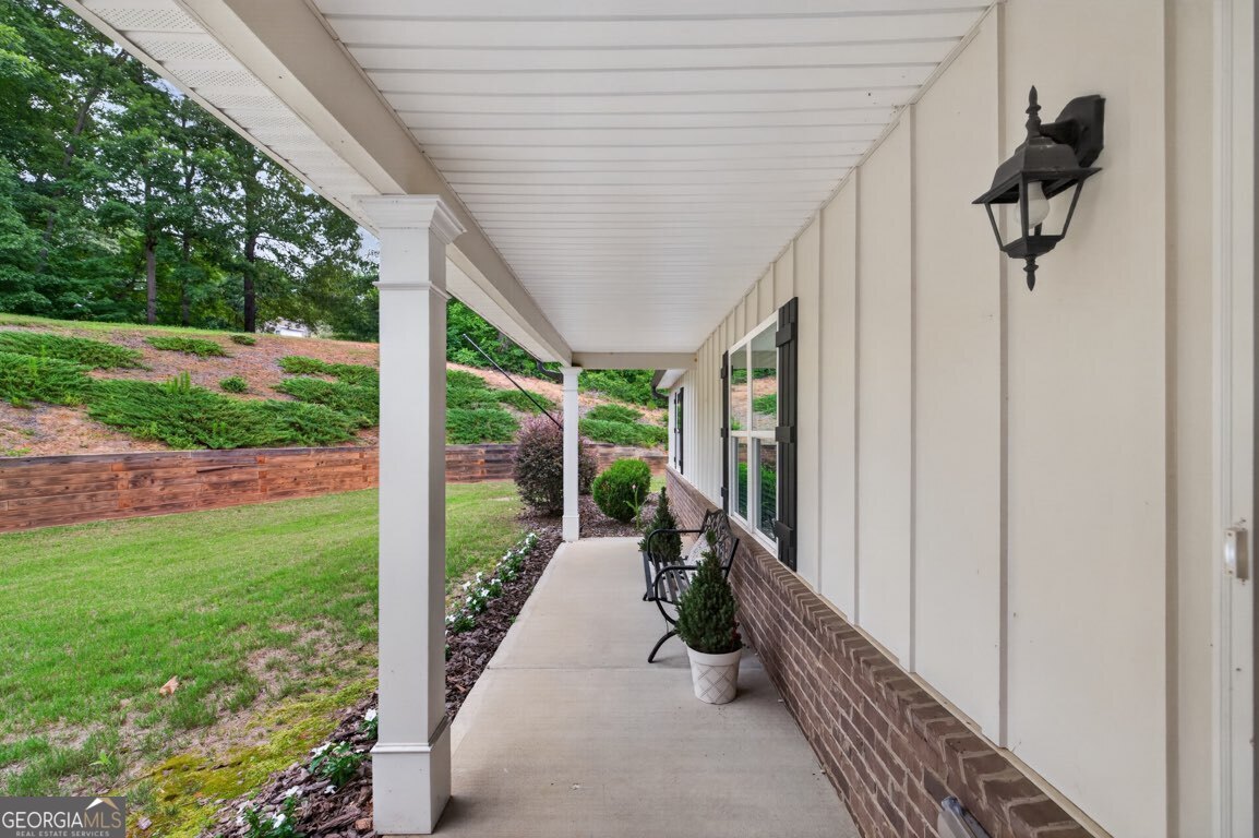 561 Oconee Lane Property Photo 6