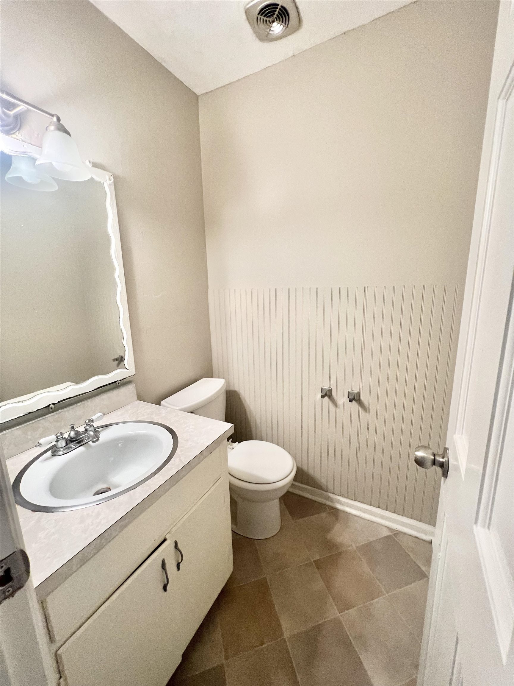 300 Springdale Drive Property Photo 3