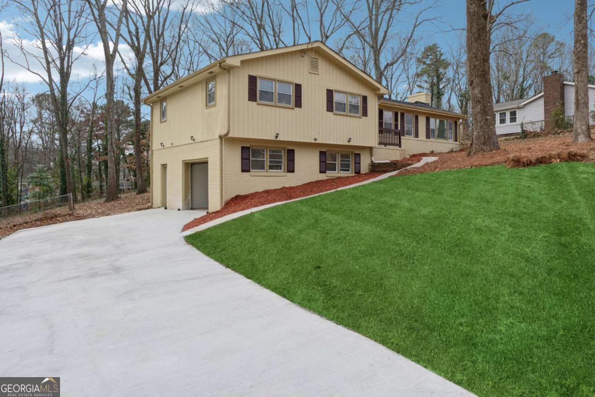 1573 Deerwood Lane Property Photo 1