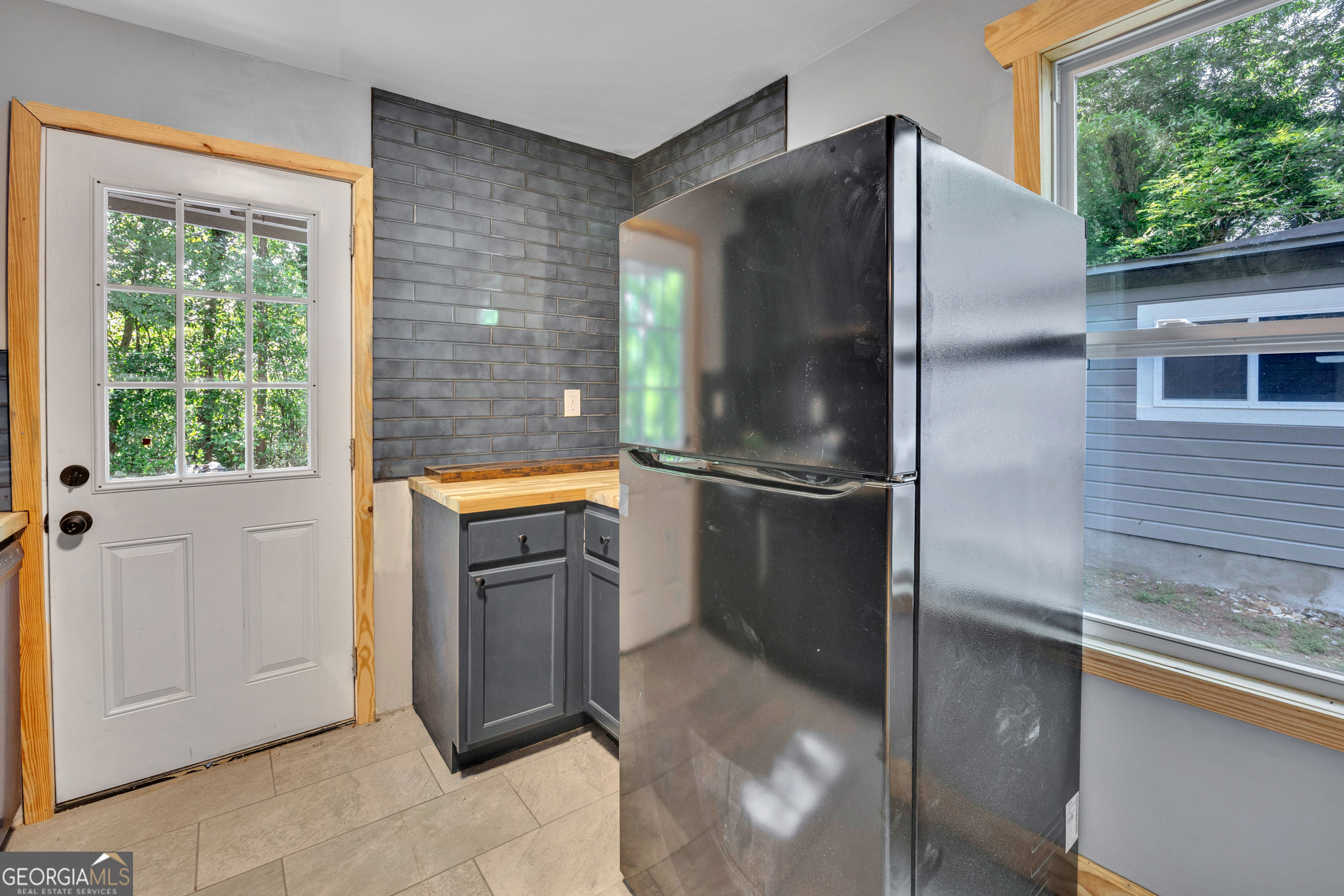 2159 Hendricks Street Property Photo 17