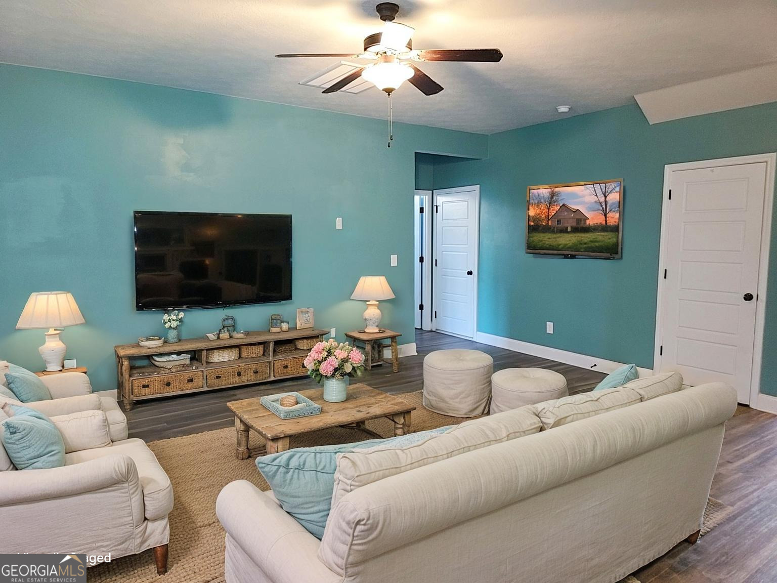 131 Pebble Lane Property Photo 2