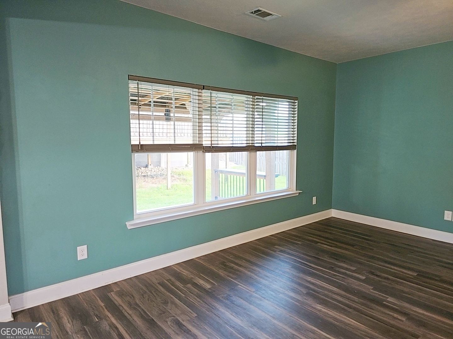 131 Pebble Lane Property Photo 14