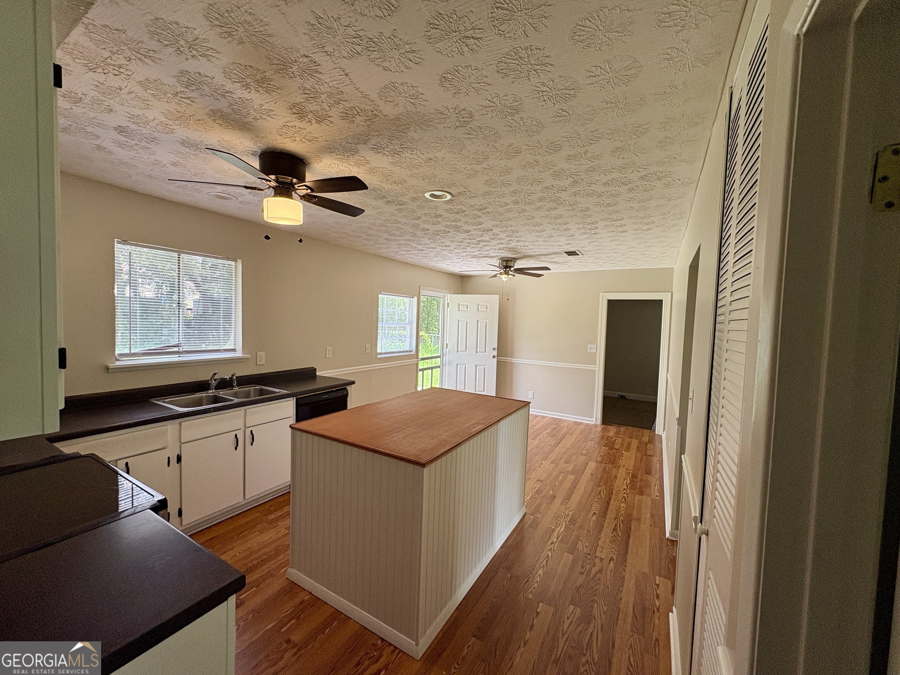 2892 Haddon Drive Property Photo 5