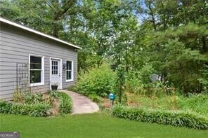 585 Lee Drive Property Photo 3