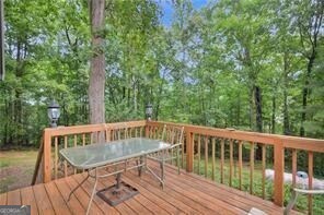 585 Lee Drive Property Photo 5