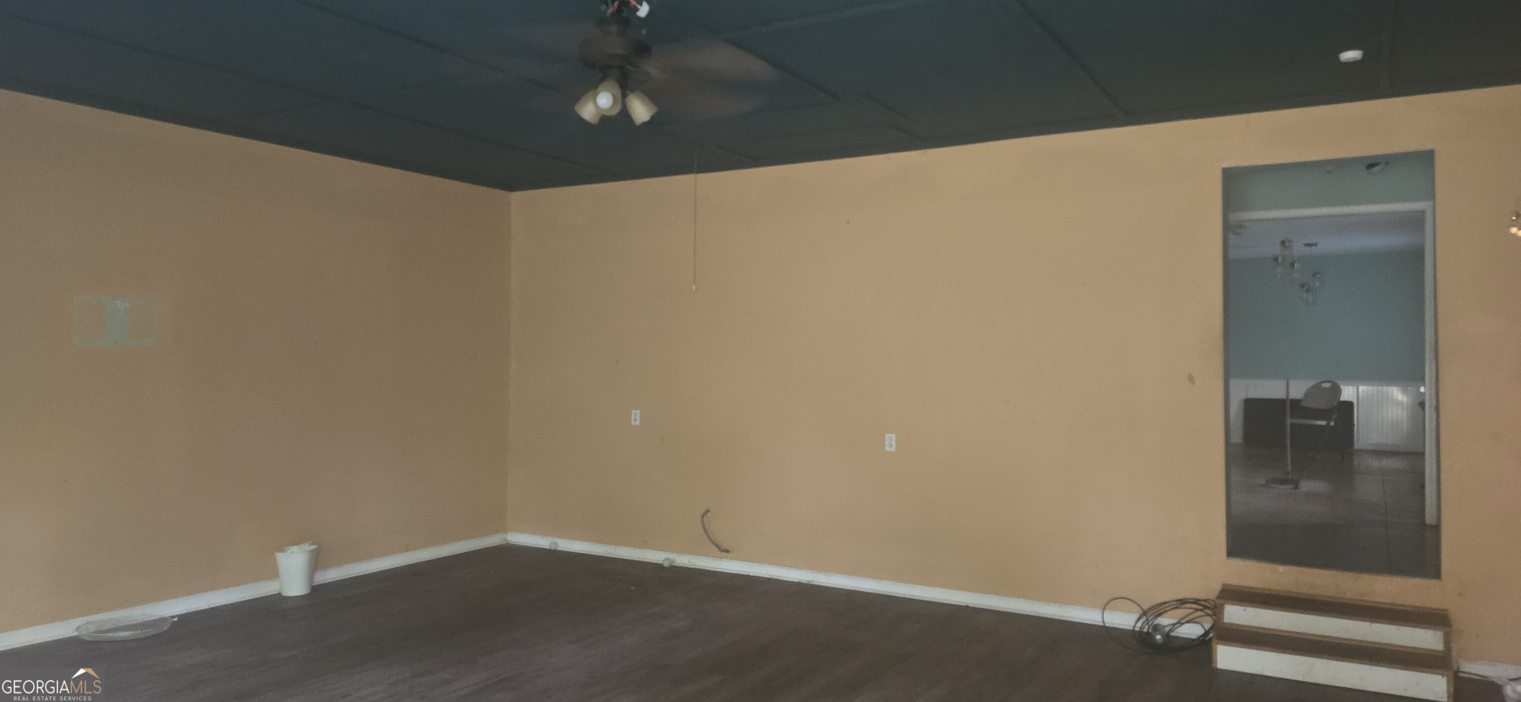 585 Lee Drive Property Photo 7