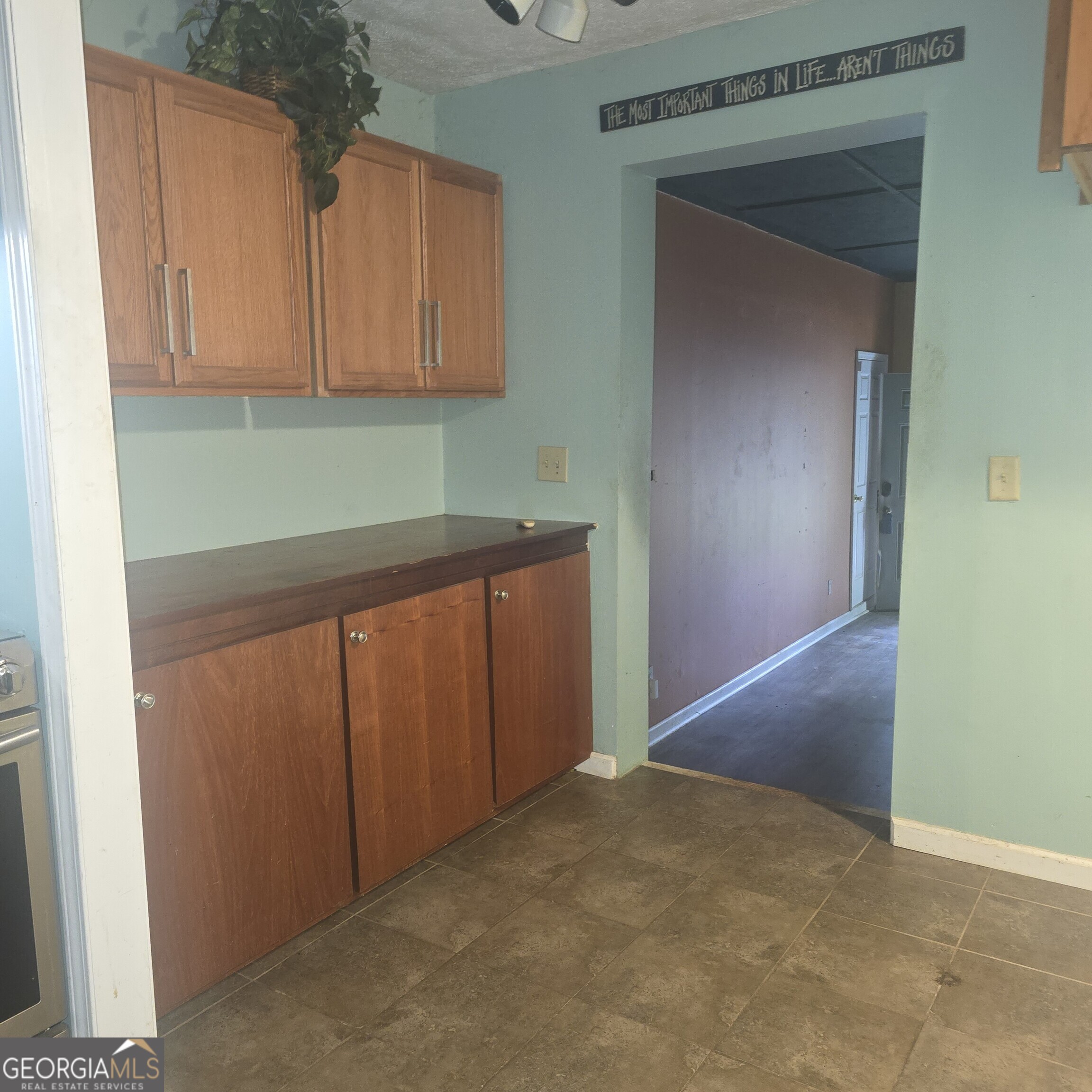 585 Lee Drive Property Photo 10