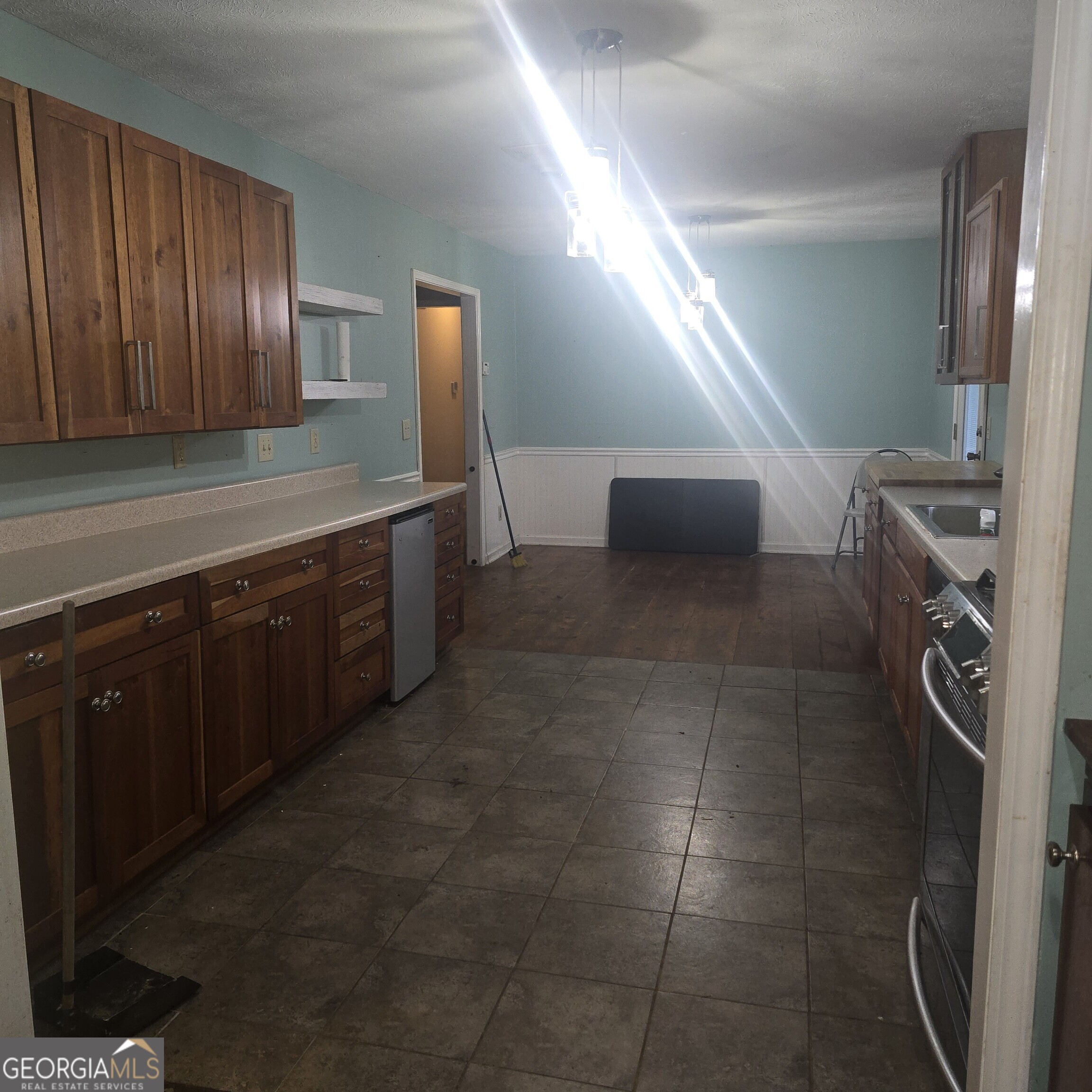 585 Lee Drive Property Photo 11