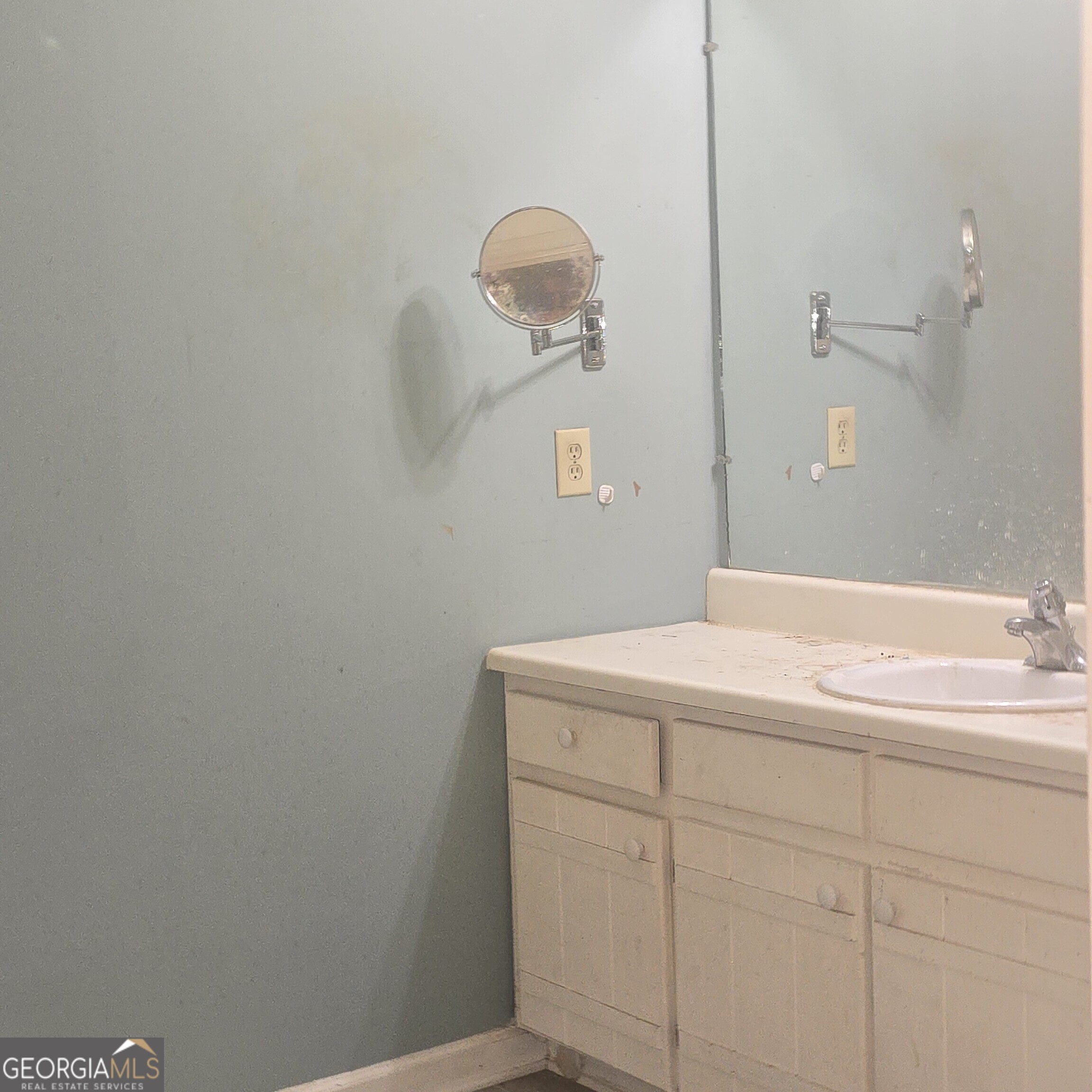 585 Lee Drive Property Photo 22