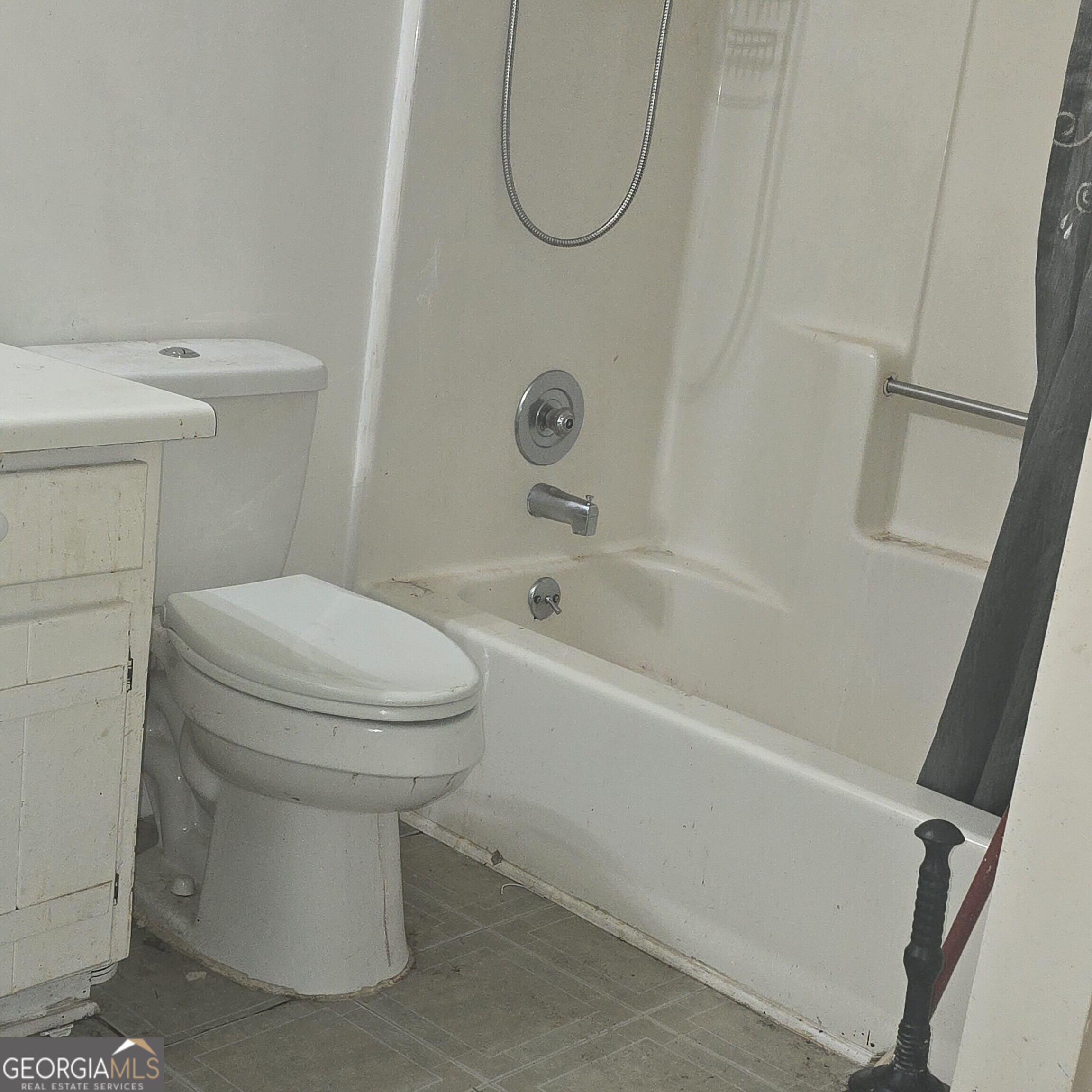 585 Lee Drive Property Photo 23