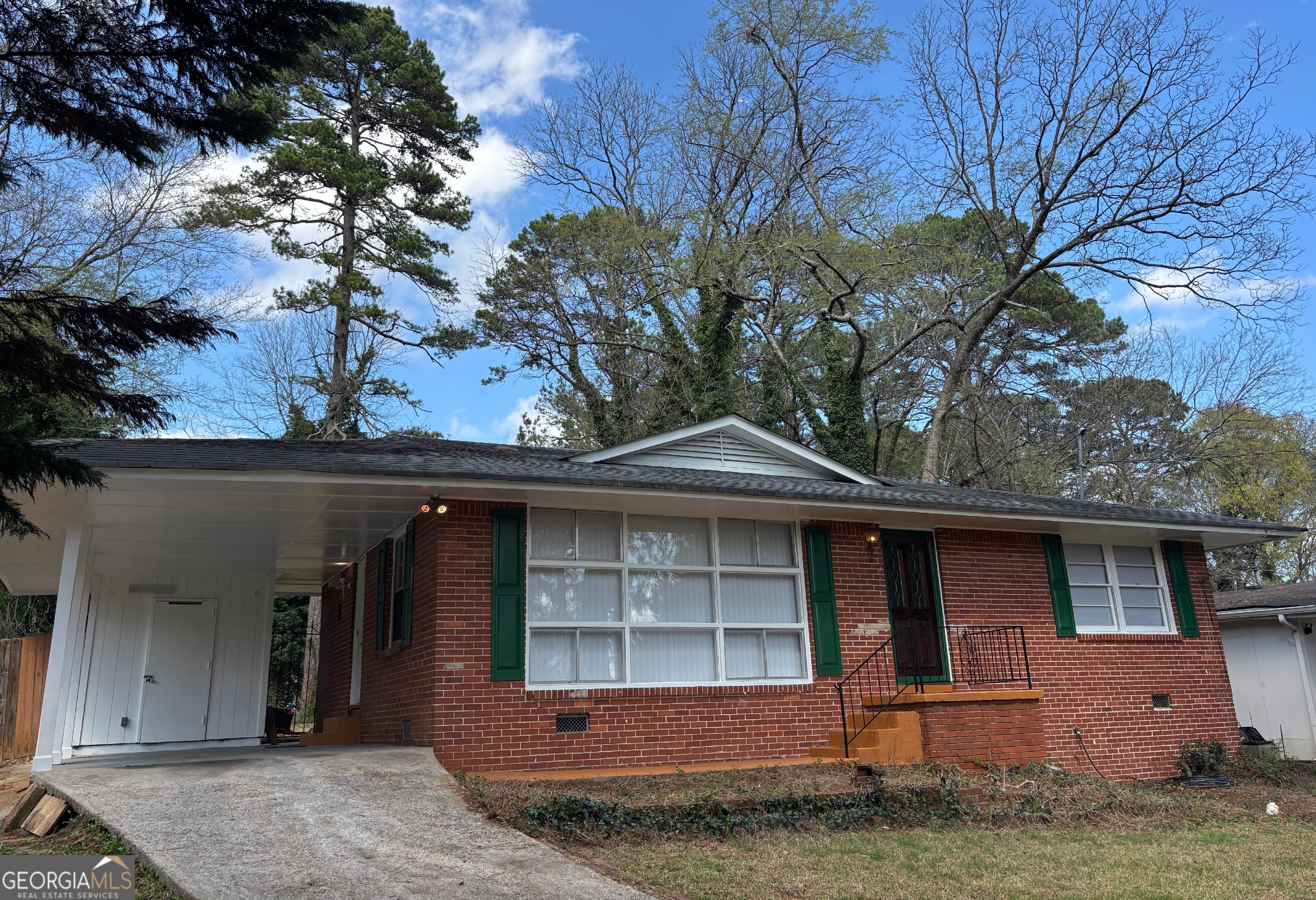 1516 Boulderwoods Drive SE Property Photo 1