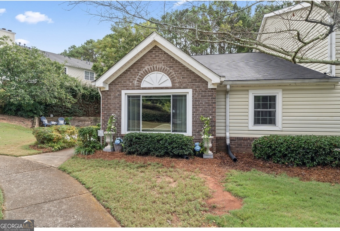 81 Hampshire Court Property Photo 1