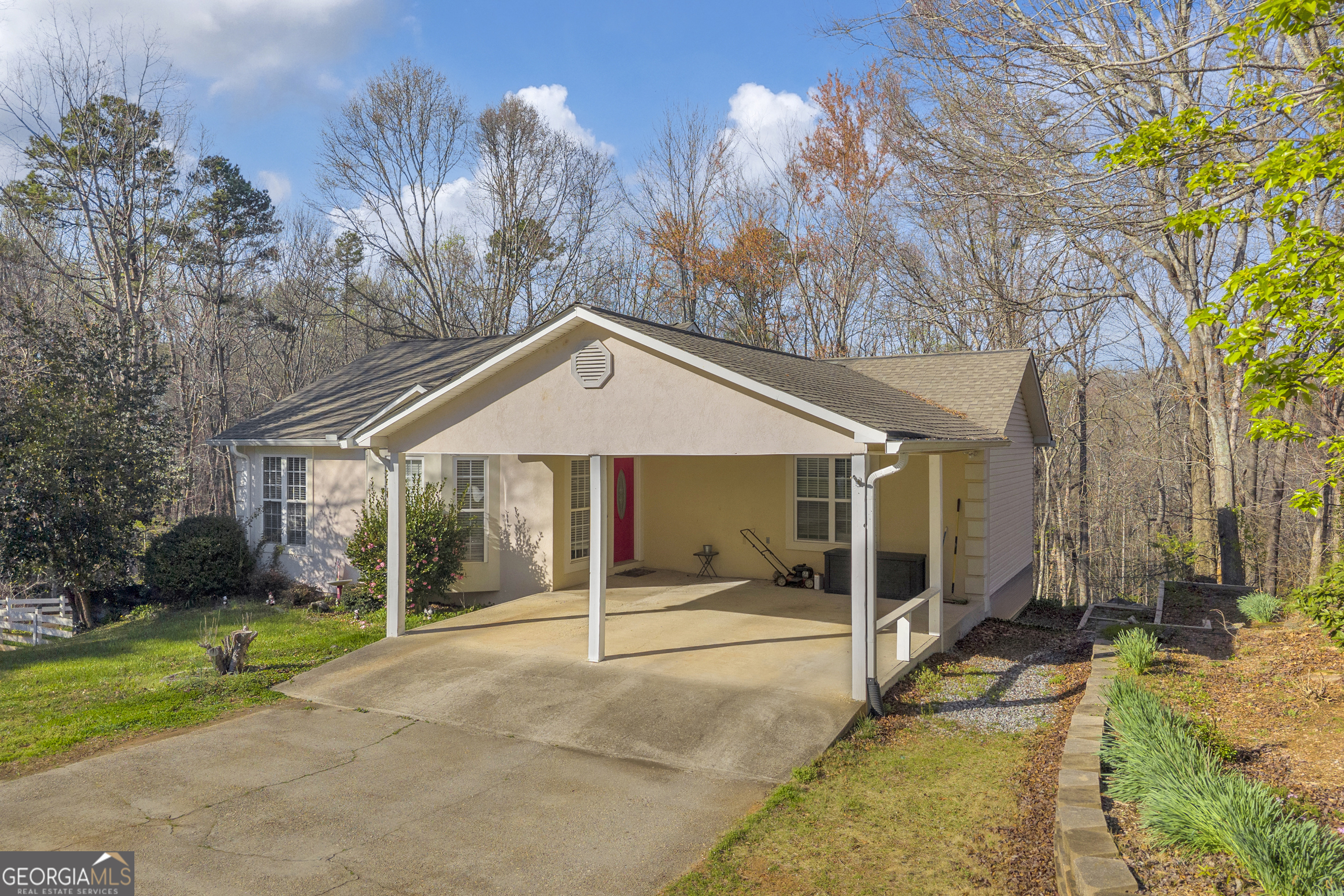 415 Ivory Drive Property Photo 2