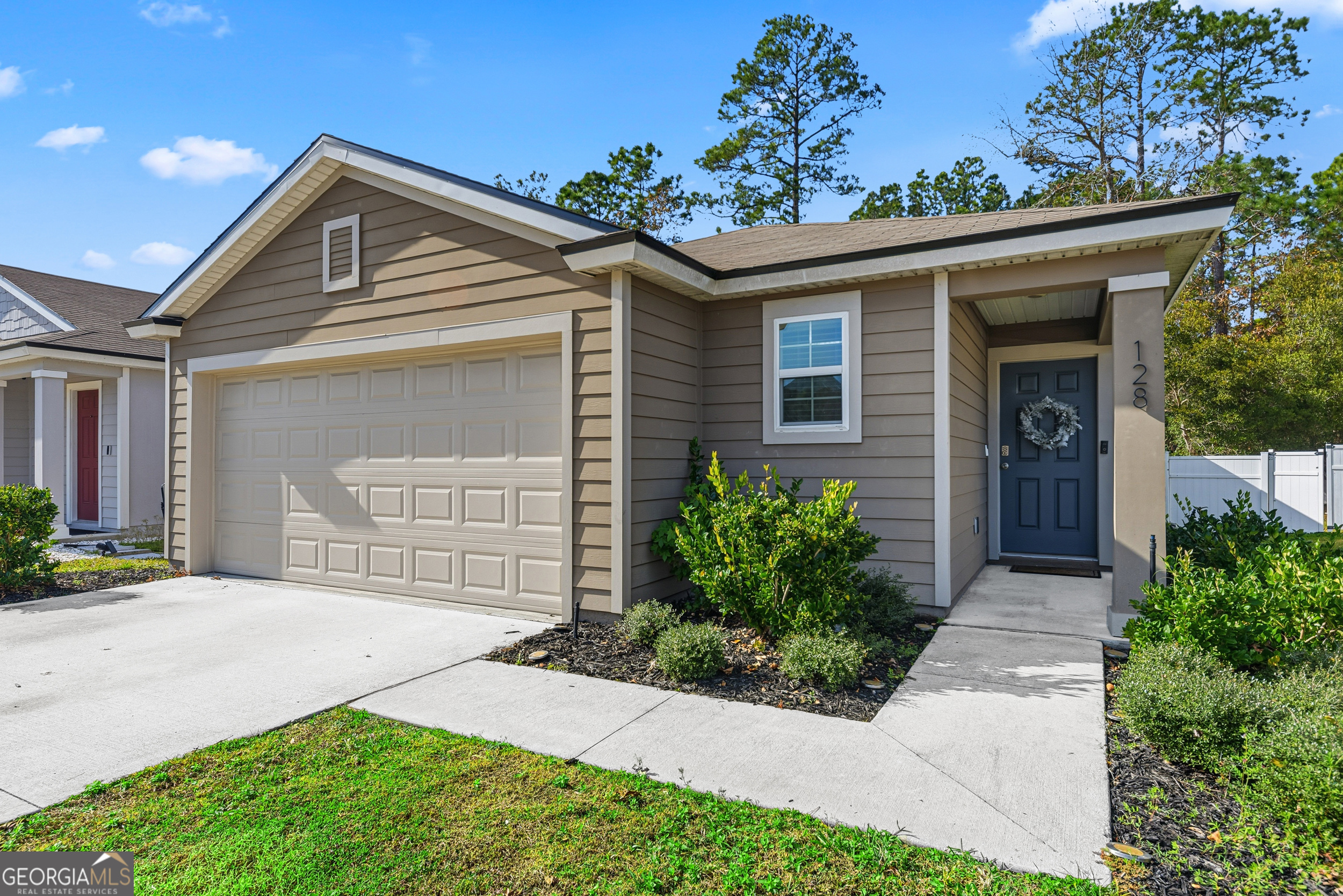 128 Ashwood Circle Property Photo 1