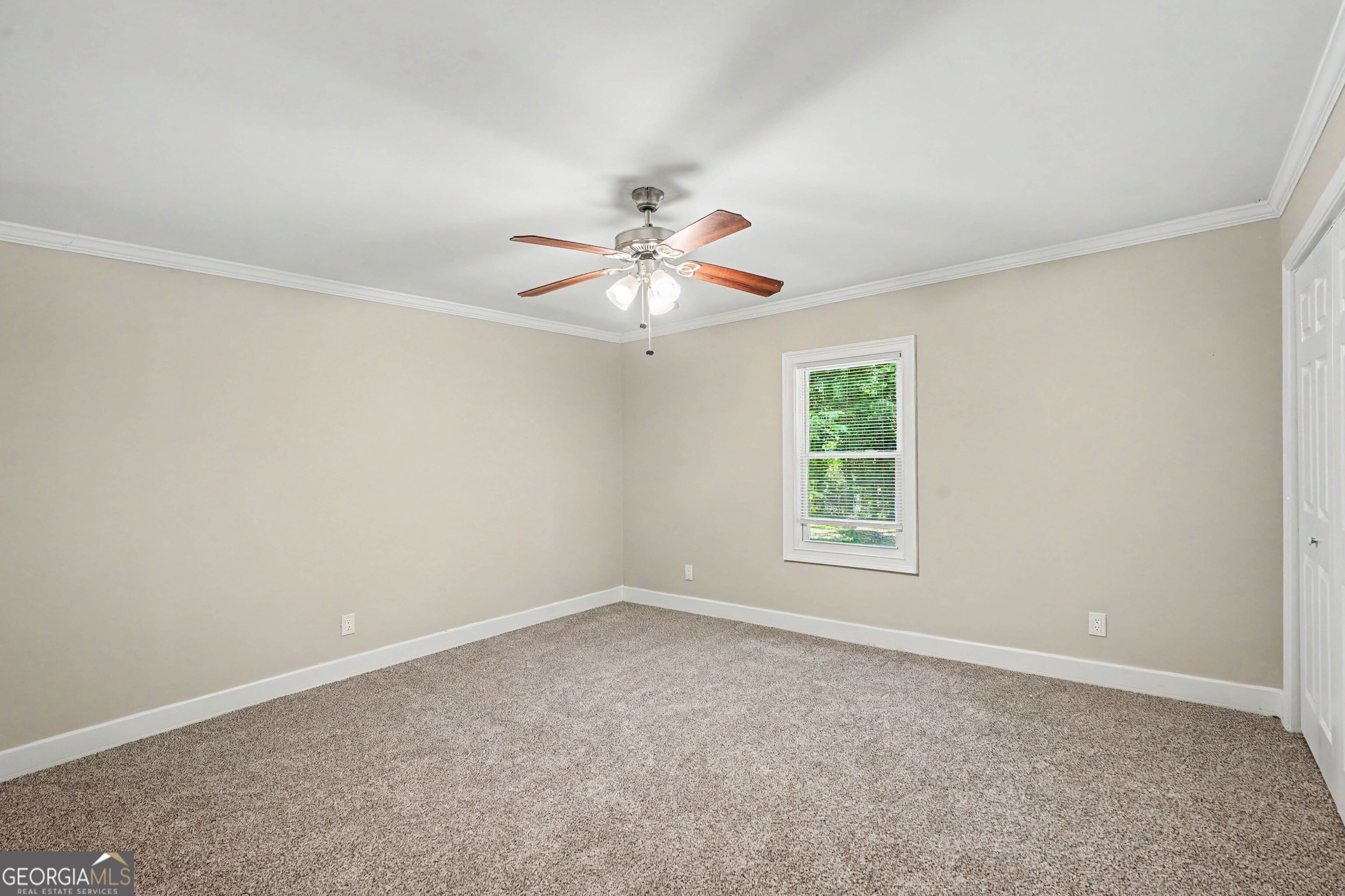 592 Henderson Road Property Photo 13