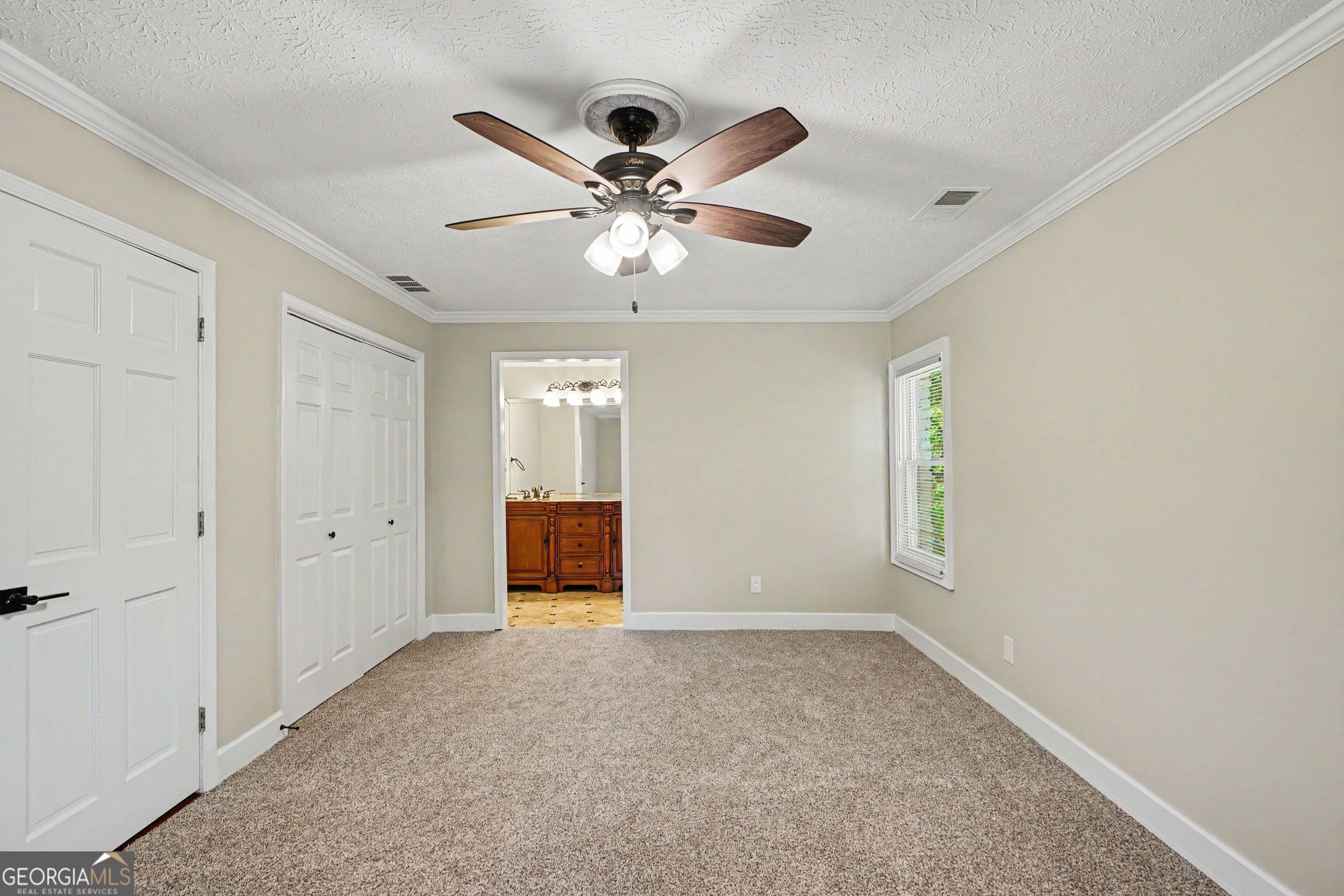 592 Henderson Road Property Photo 17