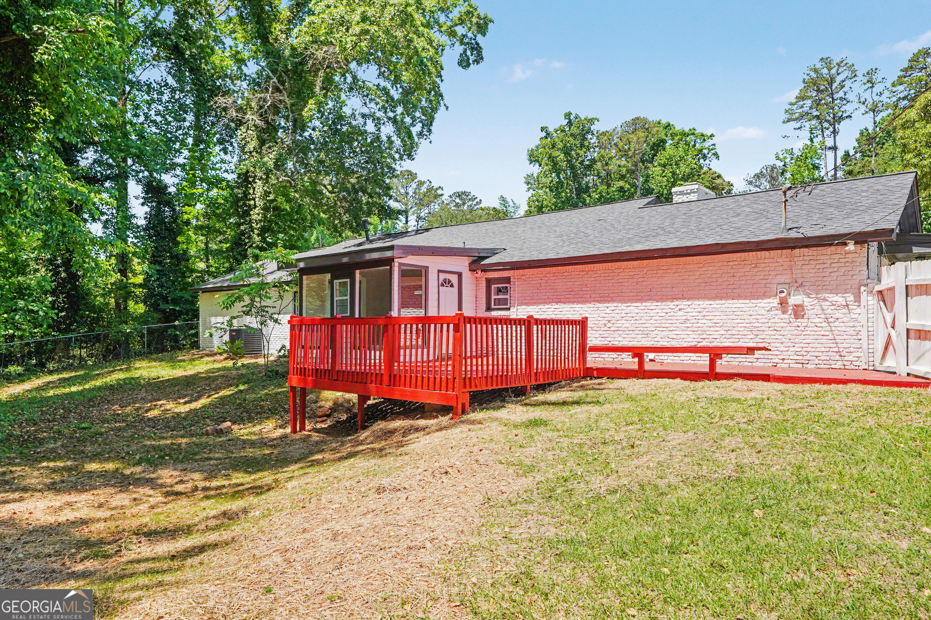592 Henderson Road Property Photo 27