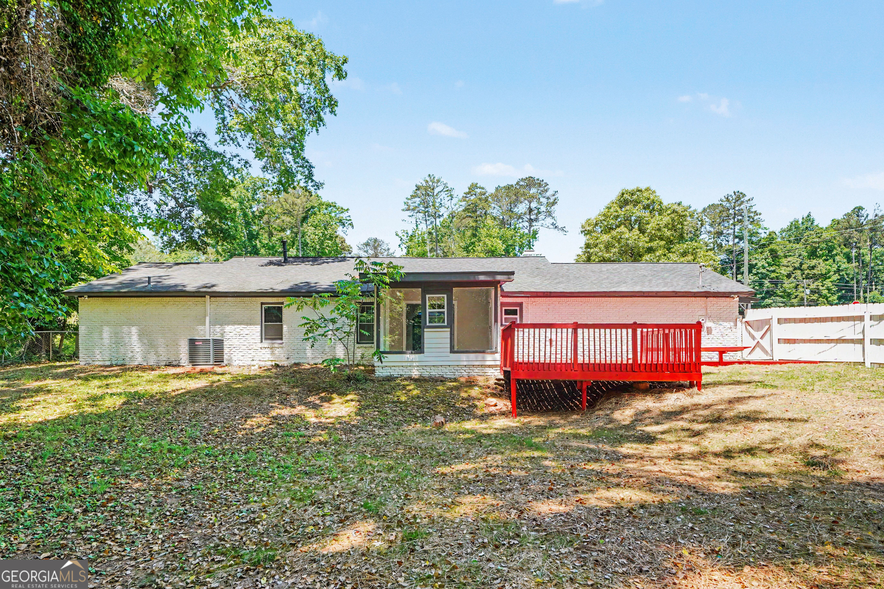 592 Henderson Road Property Photo 28