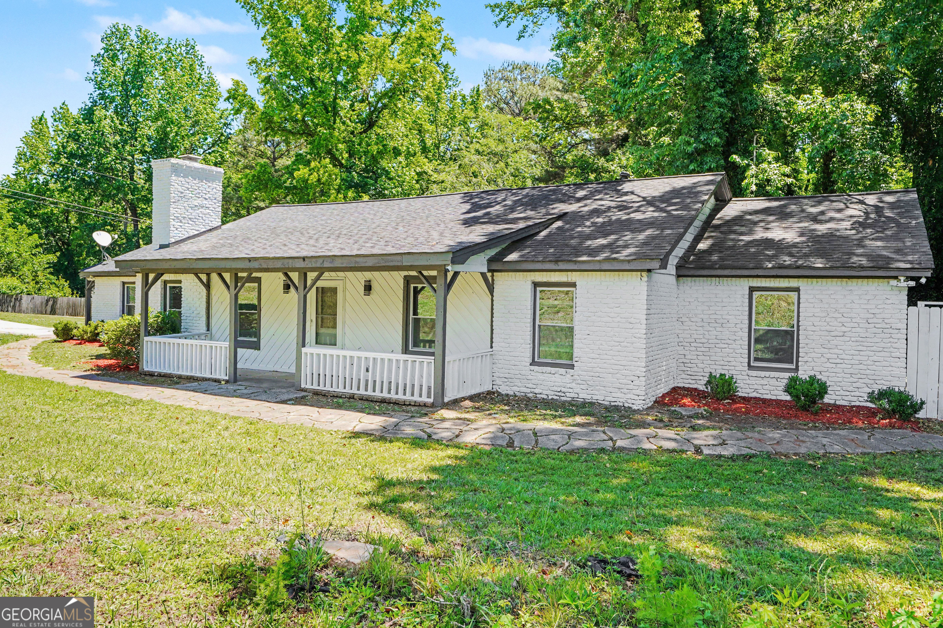 592 Henderson Road Property Photo 30
